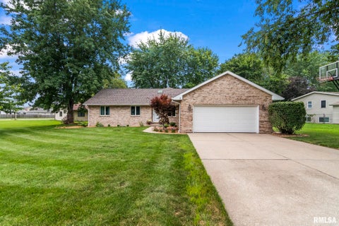 Homes For Sale - 2241 West Road Drive<br/> Springfield, IL 62711