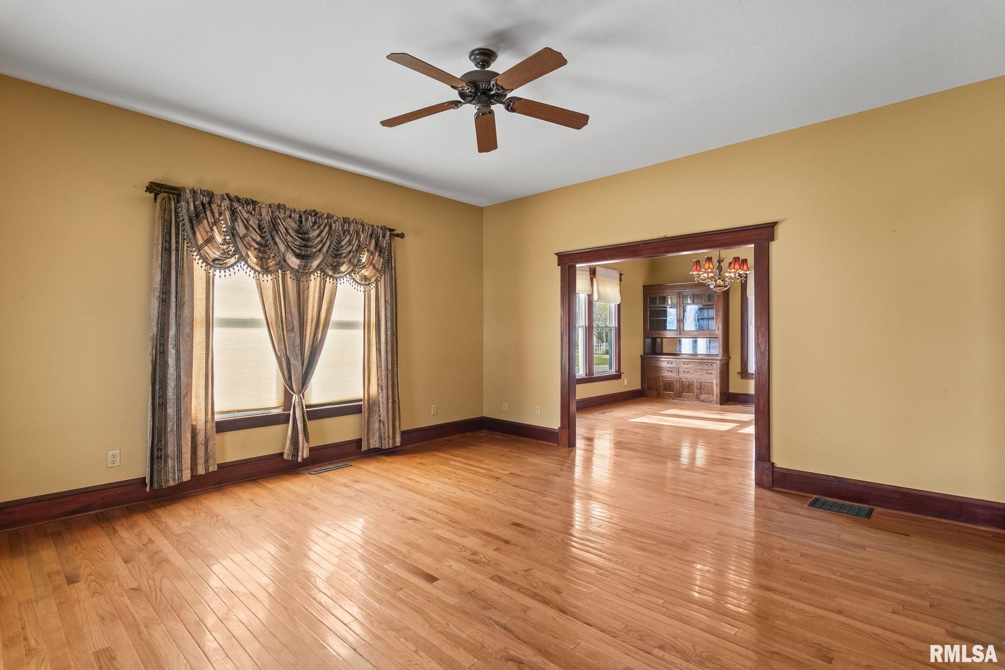 101 E Lester Street, Williamsville, Illinois image 7