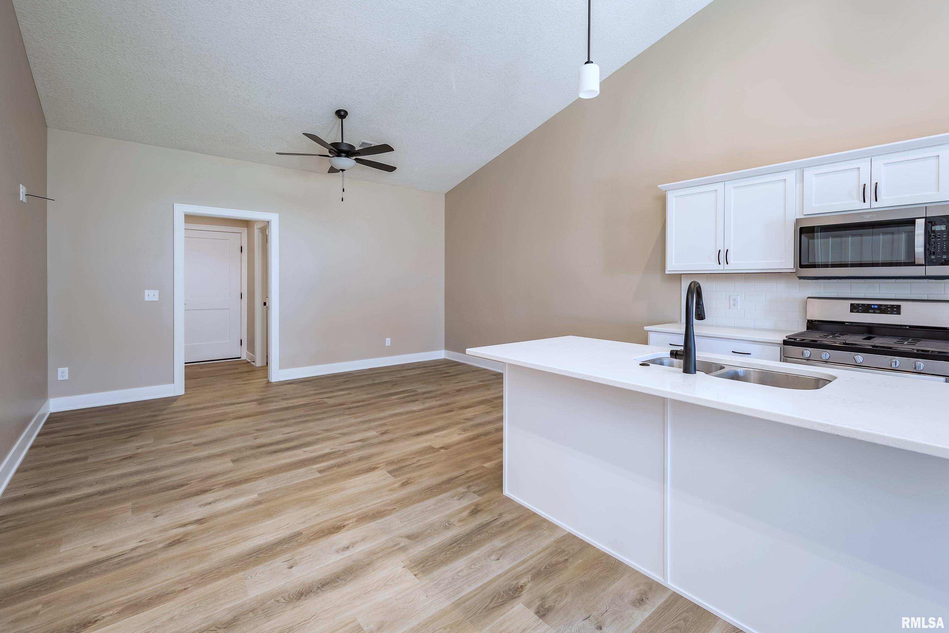 139 Beacon Harbor Parkway, East Moline, Illinois image 14