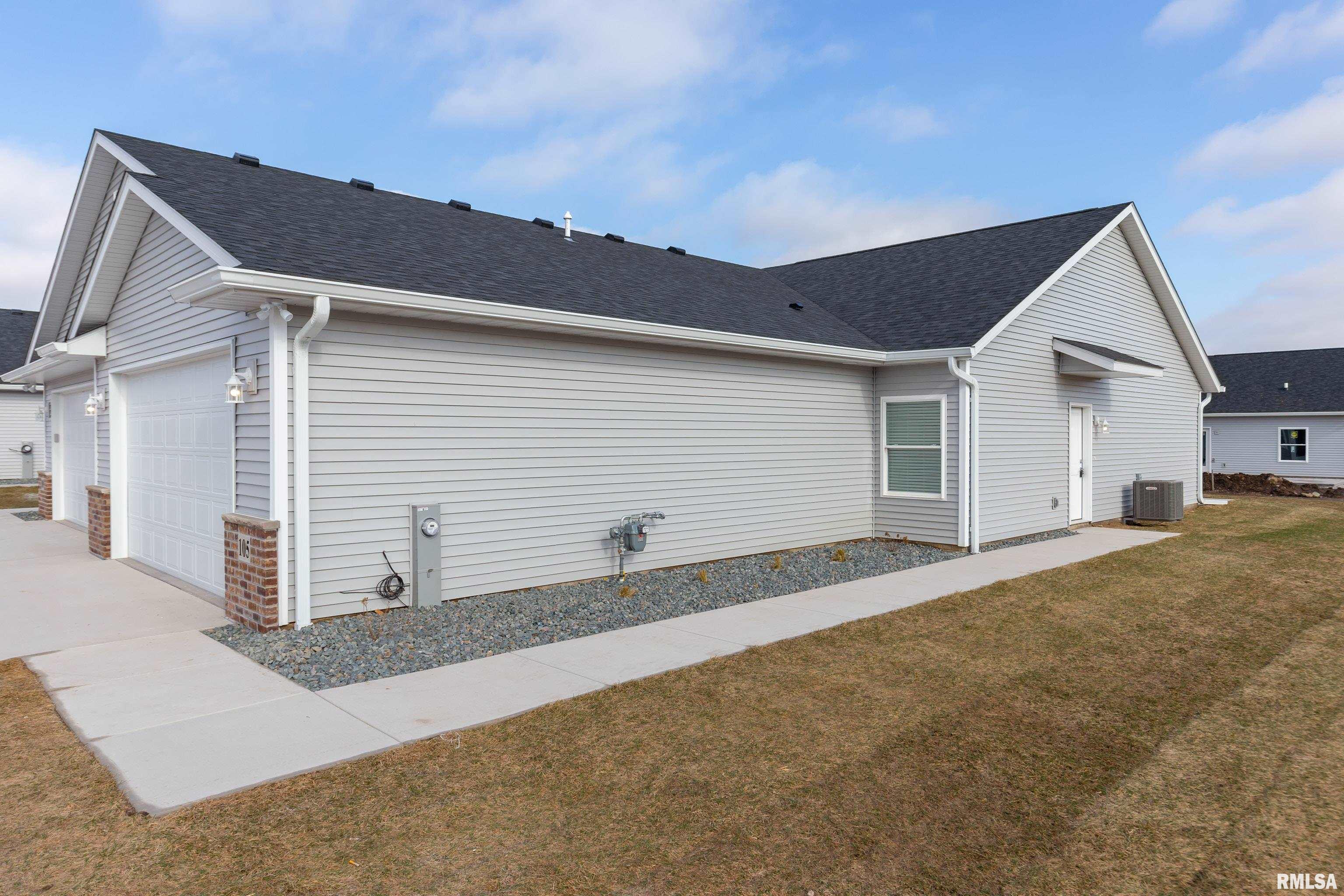 139 Beacon Harbor Parkway, East Moline, Illinois image 2