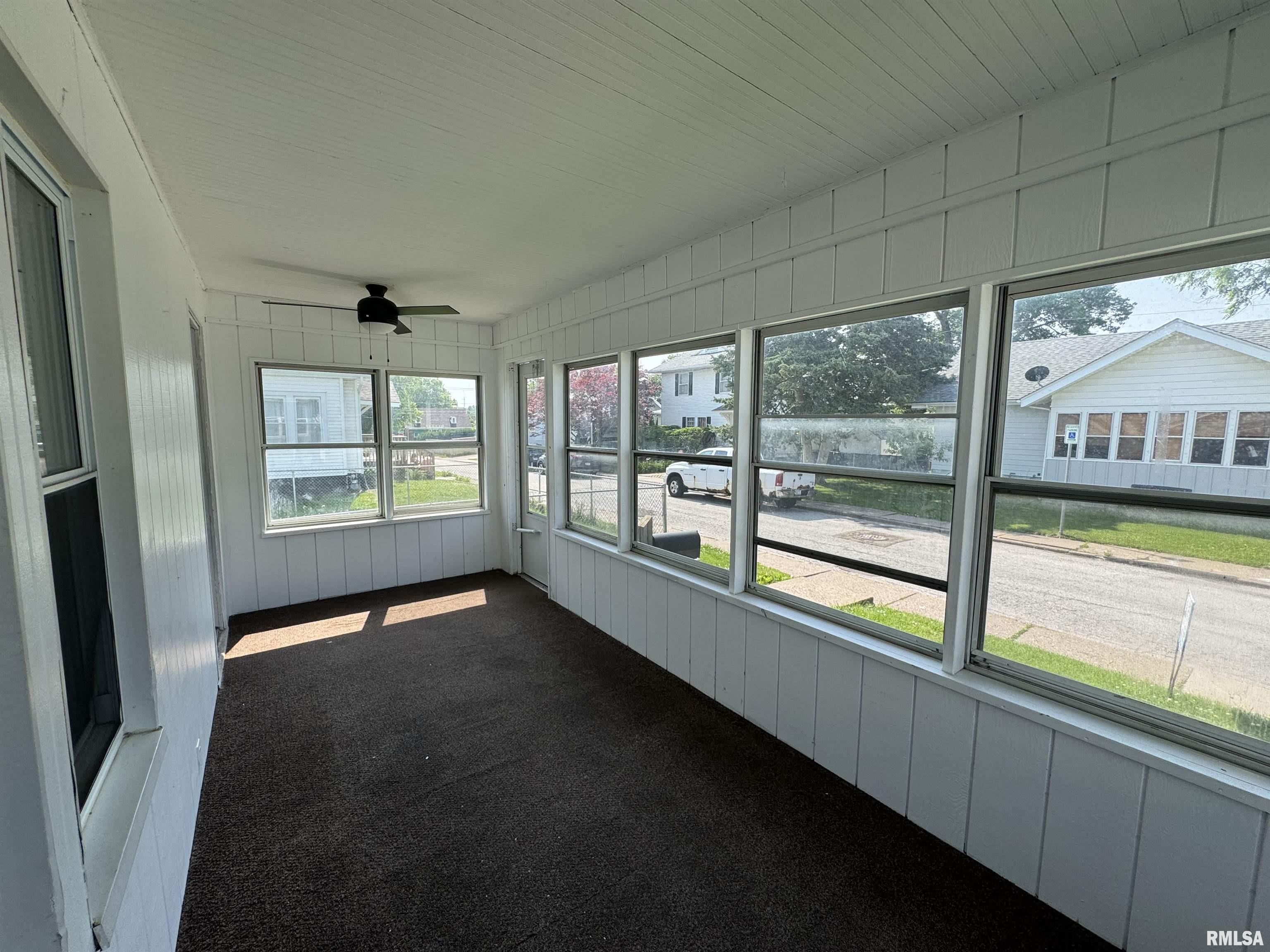 1122 E Colorado Street, Davenport, Iowa image 2