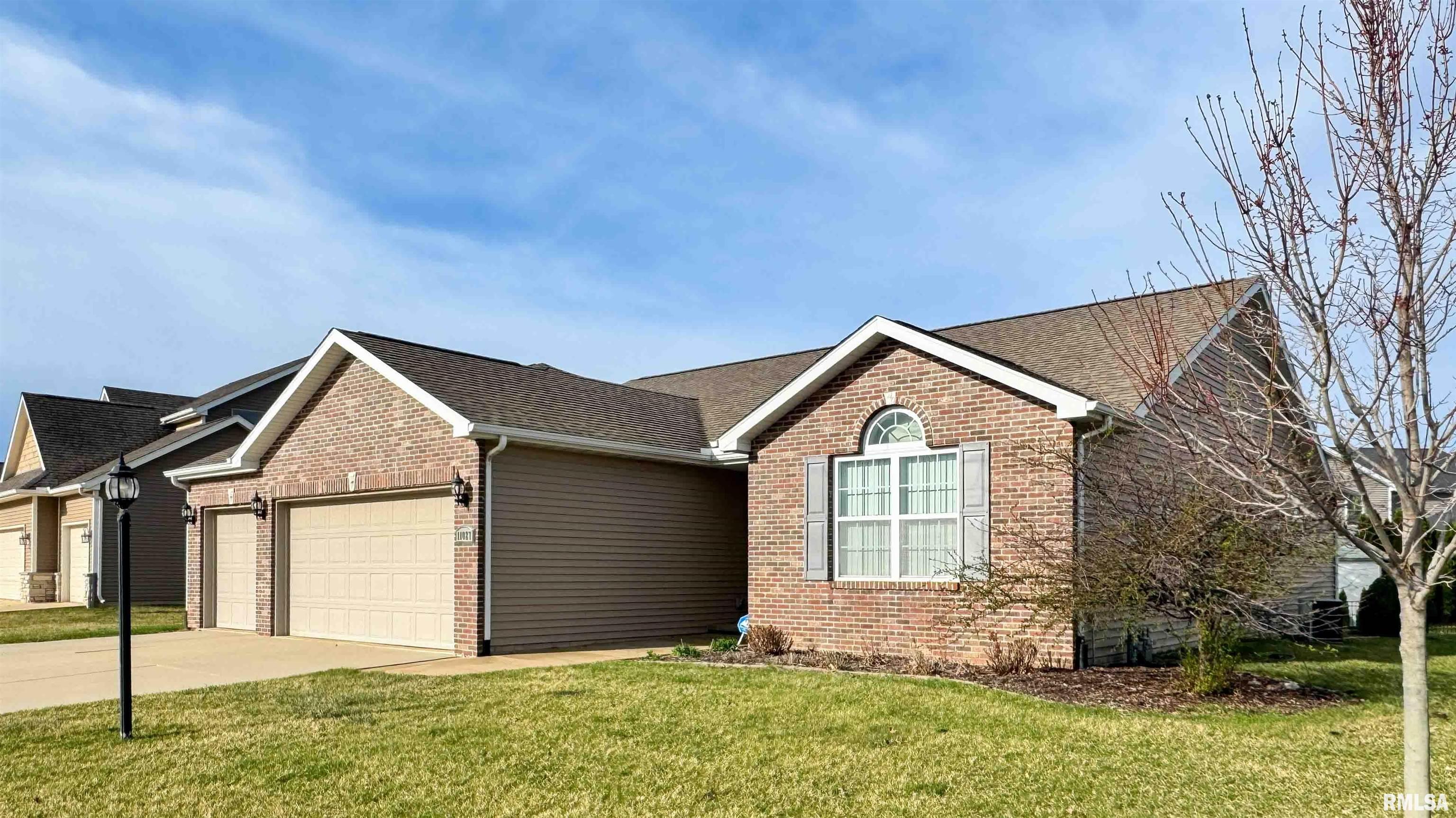 11027 N Saddlehorn Way, Dunlap, Illinois image 2