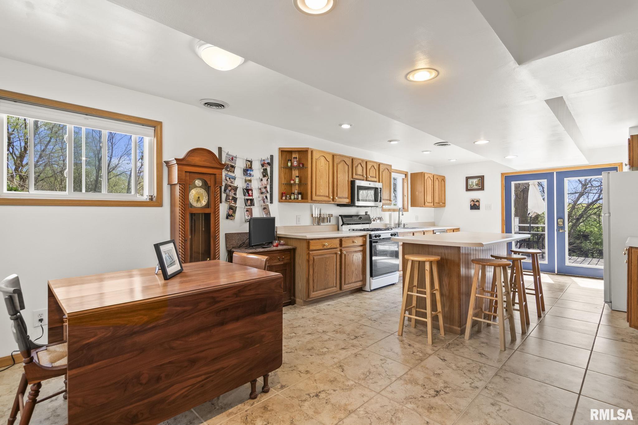 310 W Main Street, Tallula, Illinois image 9