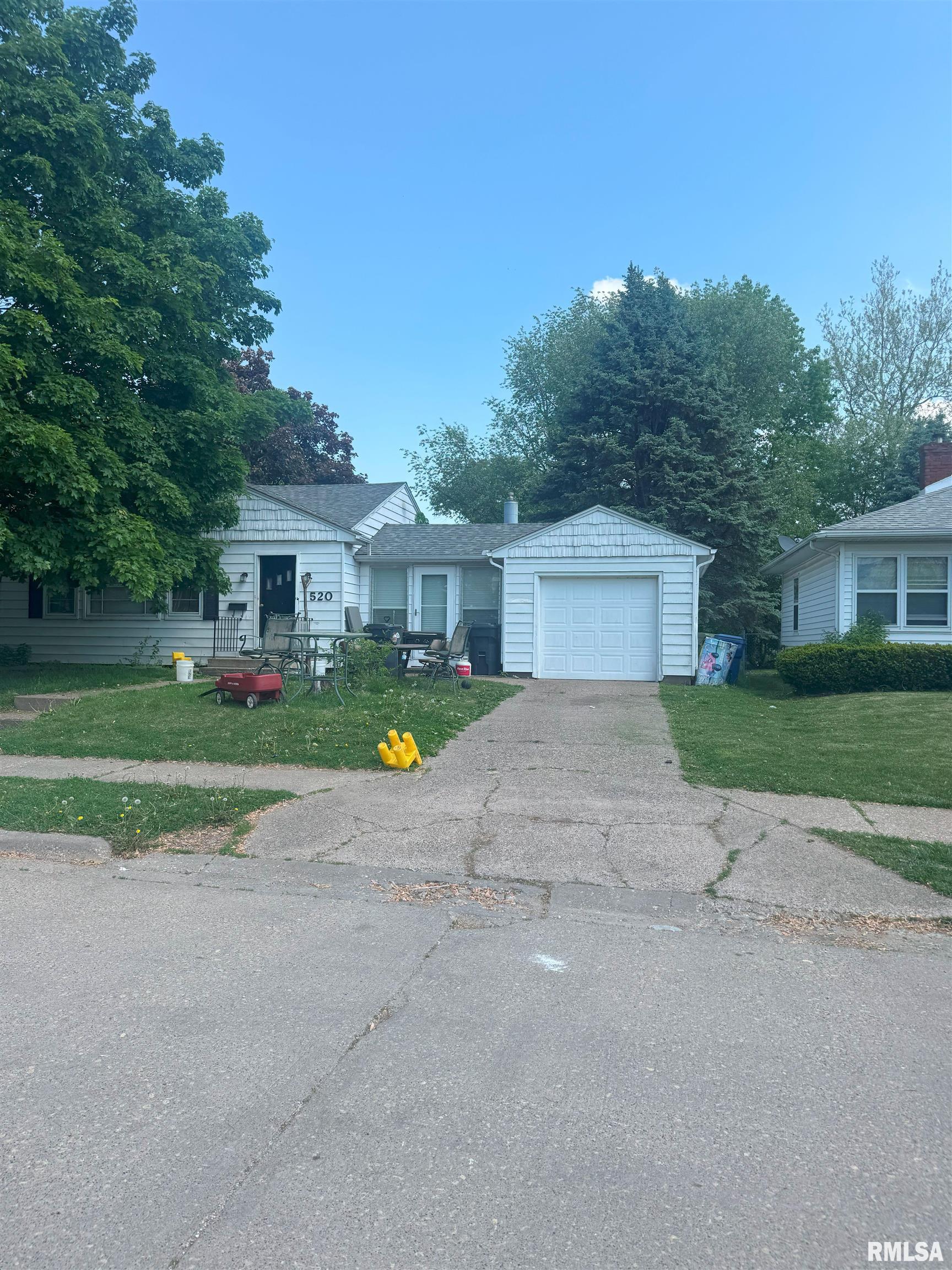 520 15th Avenue North, Clinton, Iowa image 1