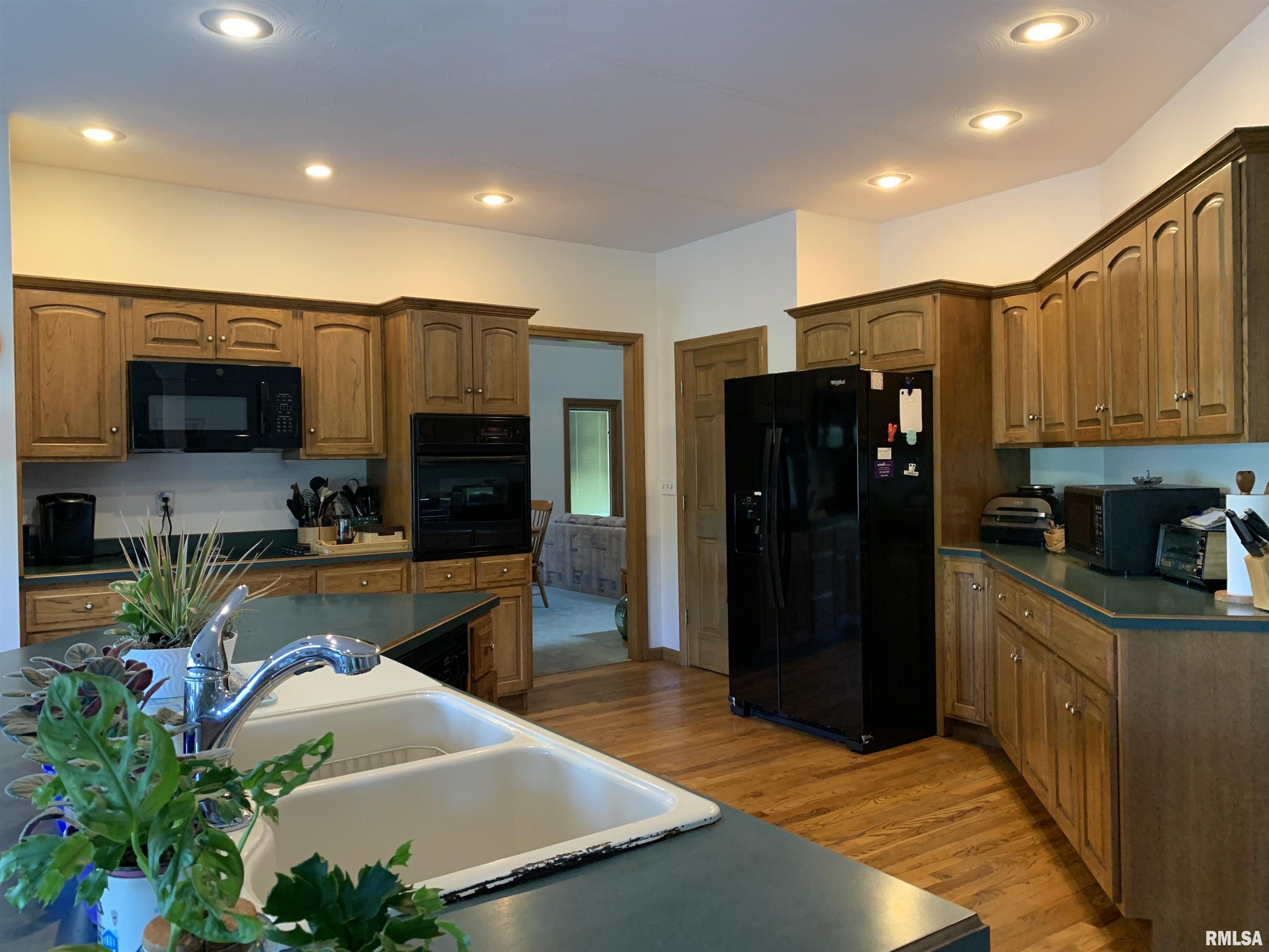 112 Lonergan Lane, Jacksonville, Illinois image 46