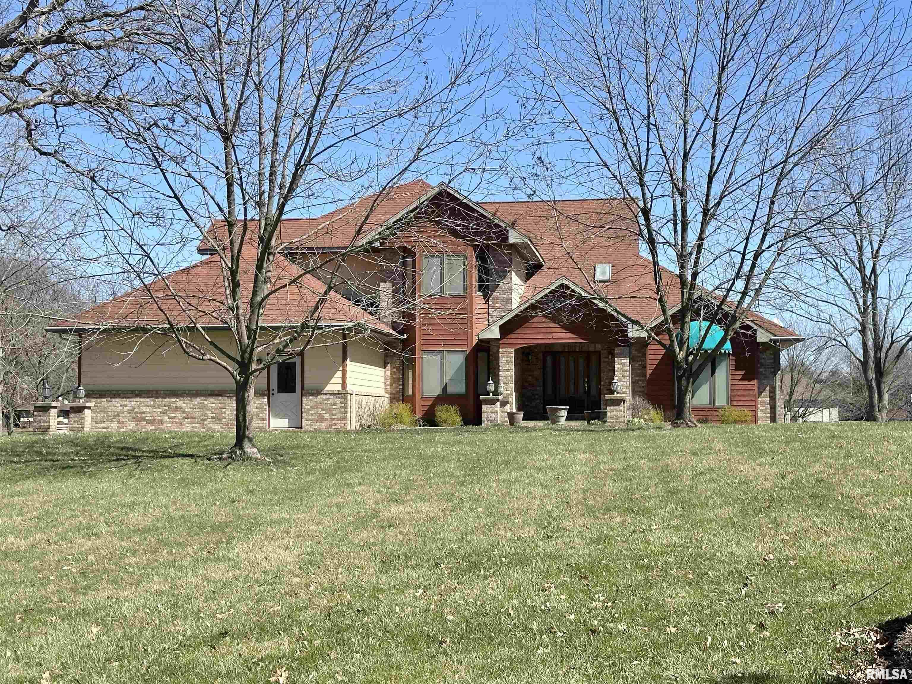 112 Lonergan Lane, Jacksonville, Illinois image 1