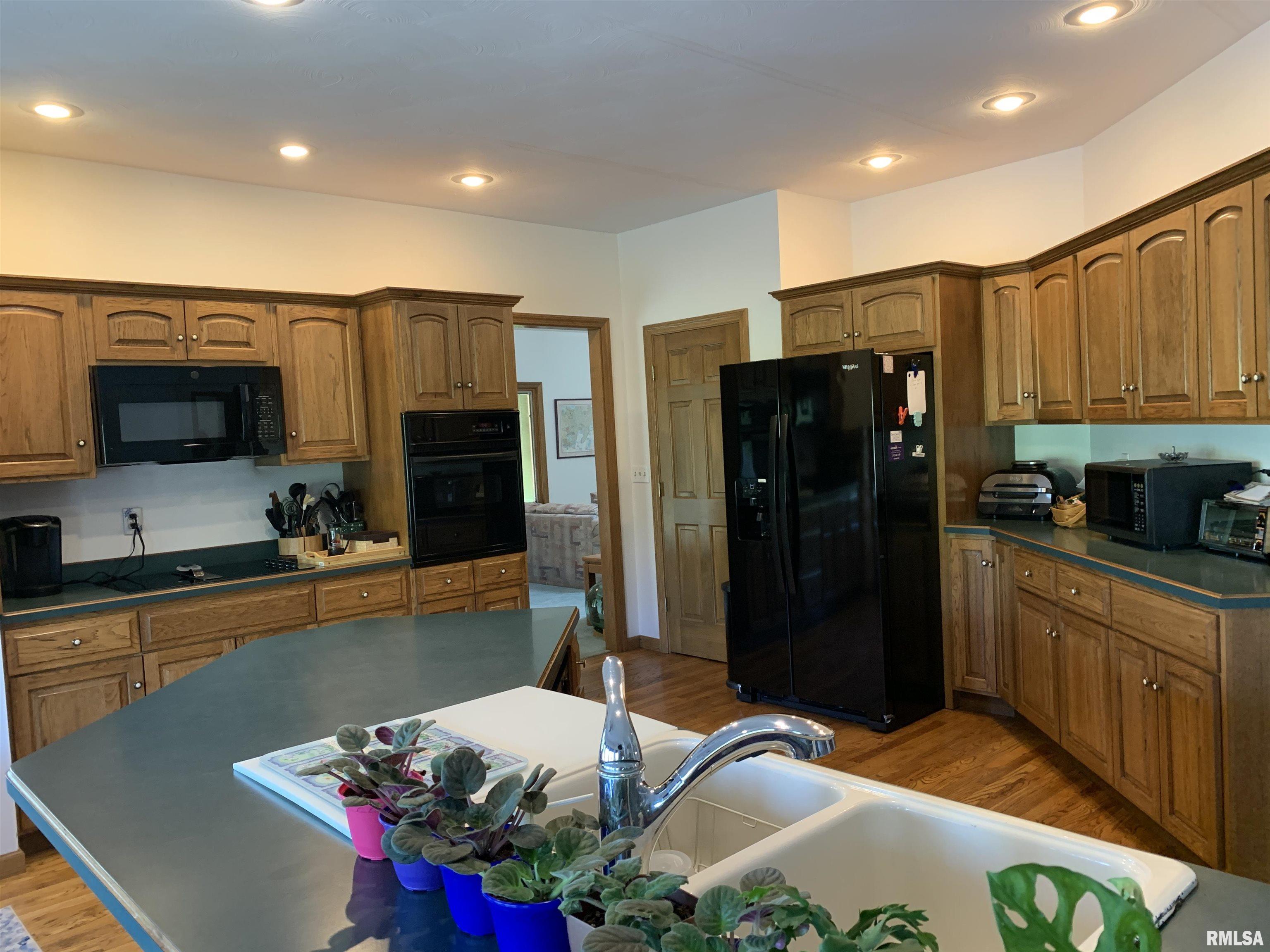112 Lonergan Lane, Jacksonville, Illinois image 43