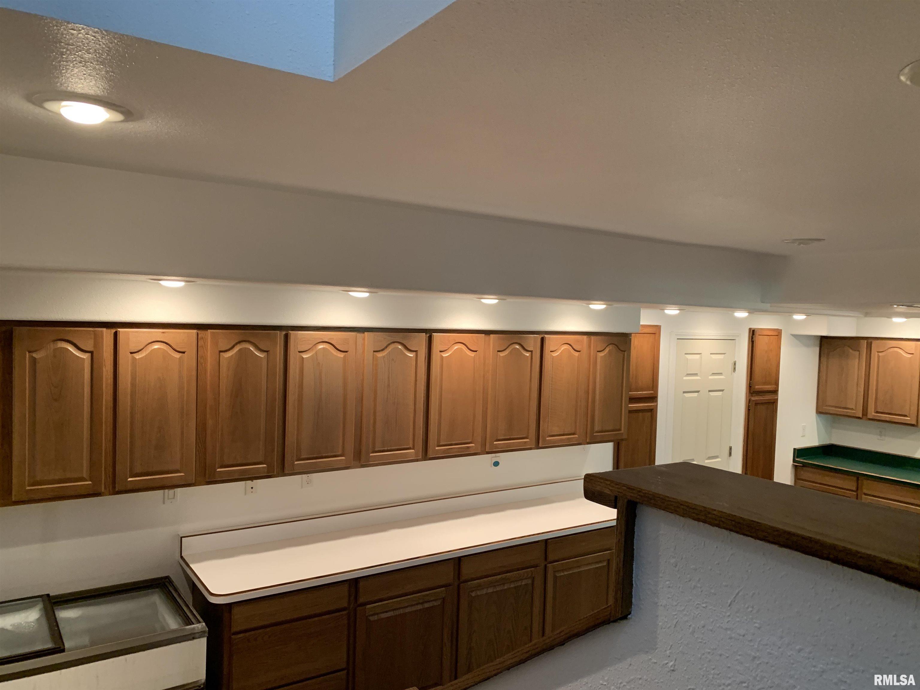 112 Lonergan Lane, Jacksonville, Illinois image 37