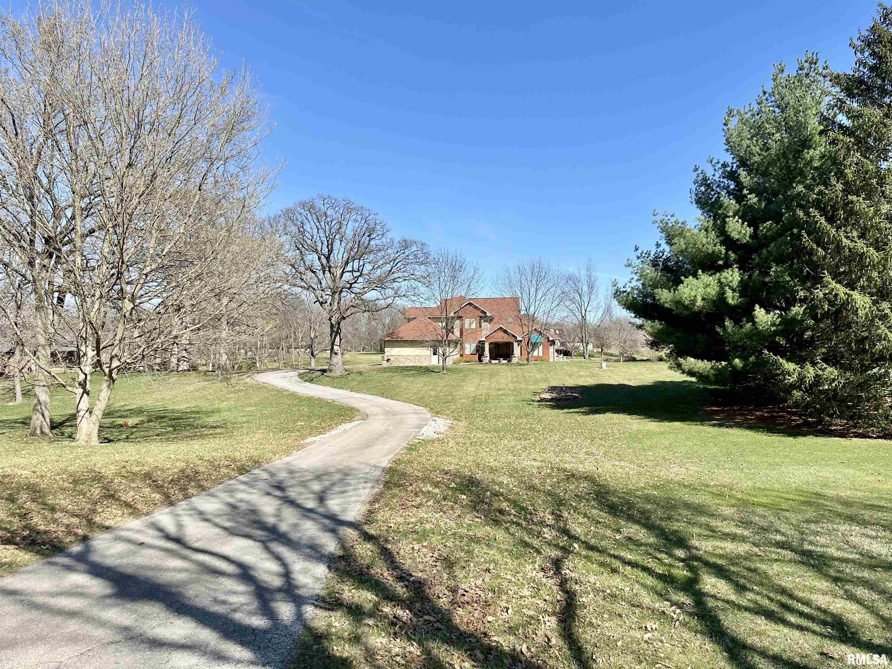 112 Lonergan Lane, Jacksonville, Illinois image 4