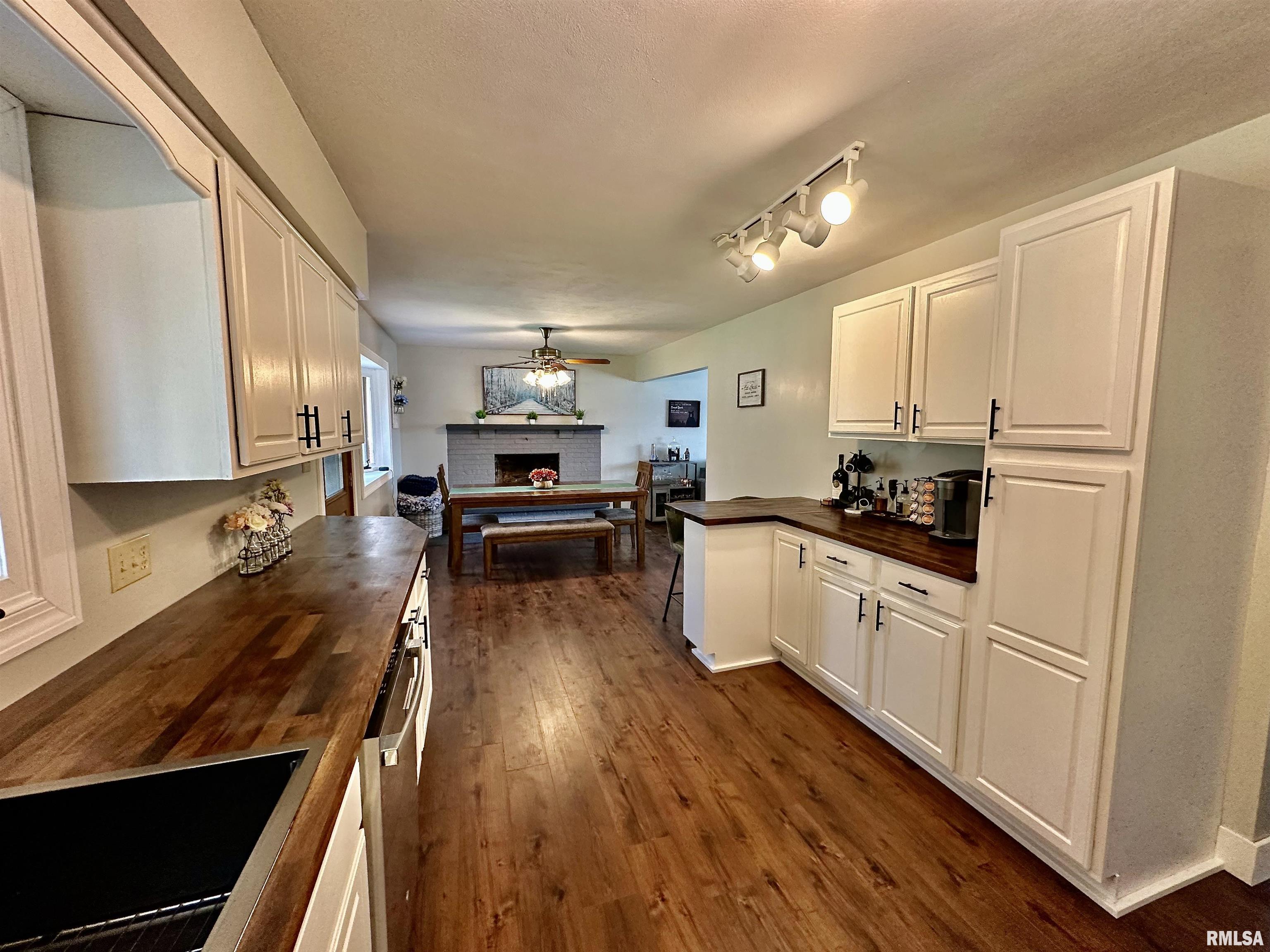 2683 9th Street, East Moline, Illinois image 11