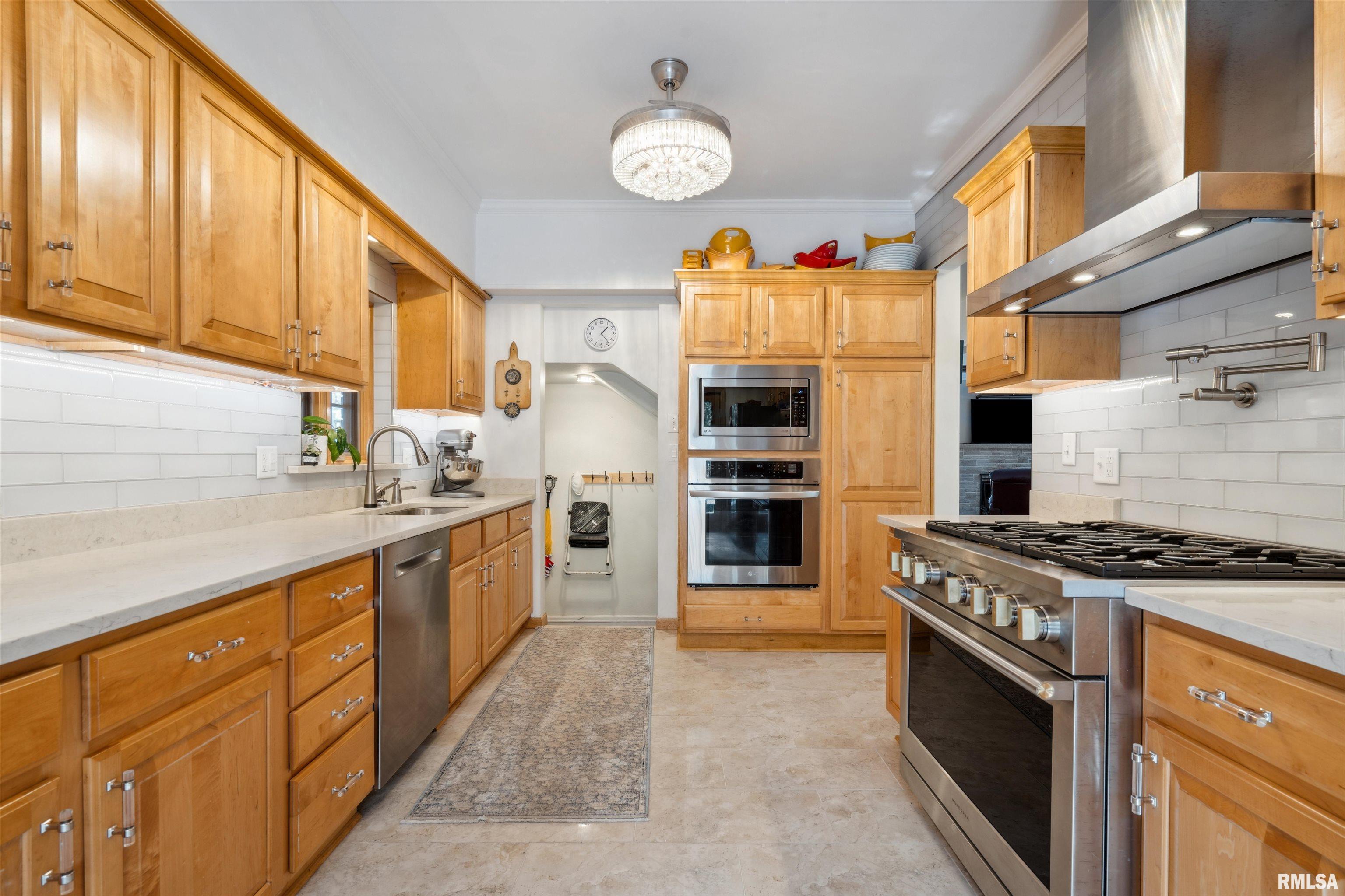 1230 37th Avenue, Rock Island, Illinois image 9