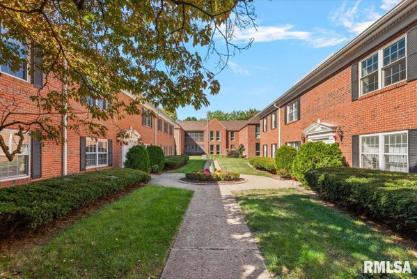 1309 S DOUGLAS AVE APT F, SPRINGFIELD, IL 62704 - Image 2f1f867c88e5d2e1f2fc50f5de43c0fe/1125323295
