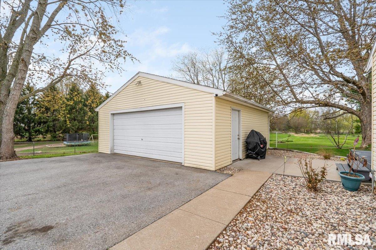 13816 140th Street West, Taylor Ridge, Illinois image 9