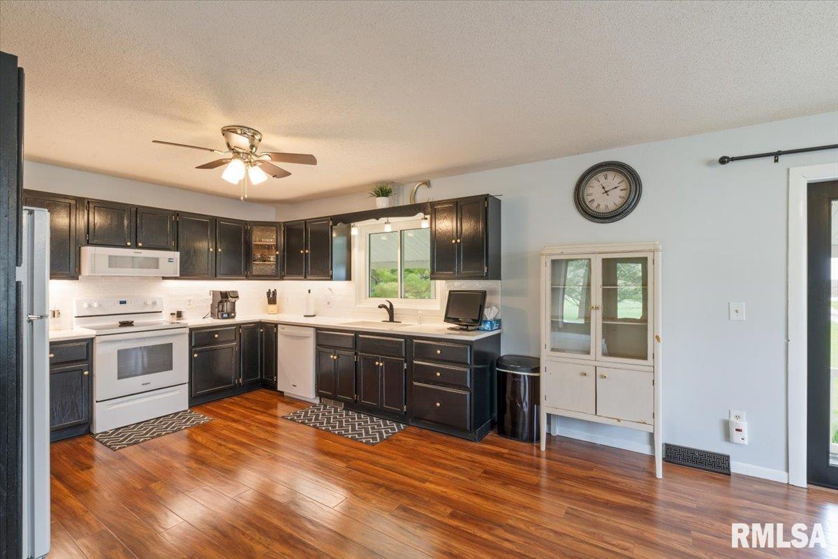 13816 140th Street West, Taylor Ridge, Illinois image 24