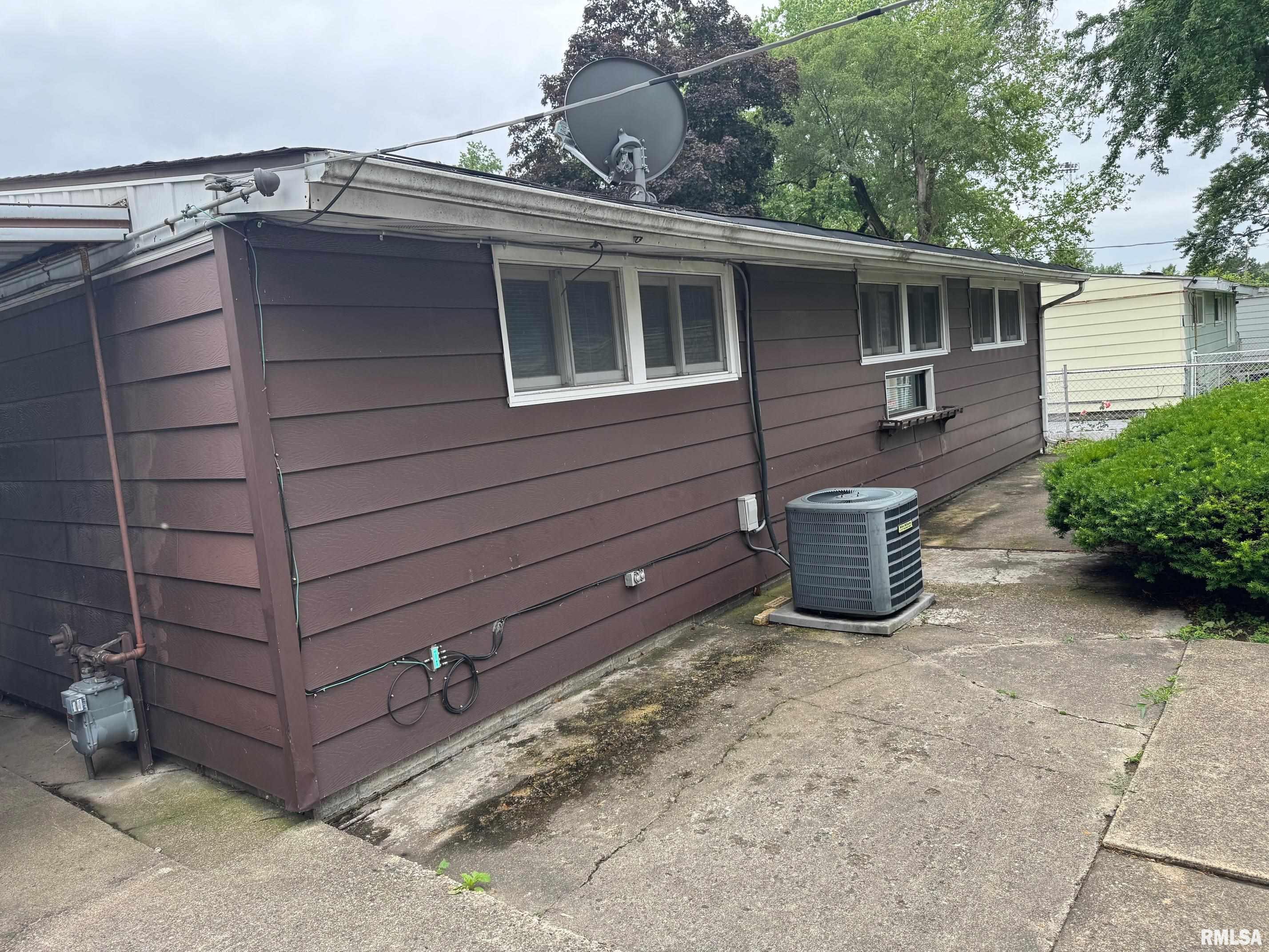 2029 E Monroe Street, Springfield, Illinois image 10