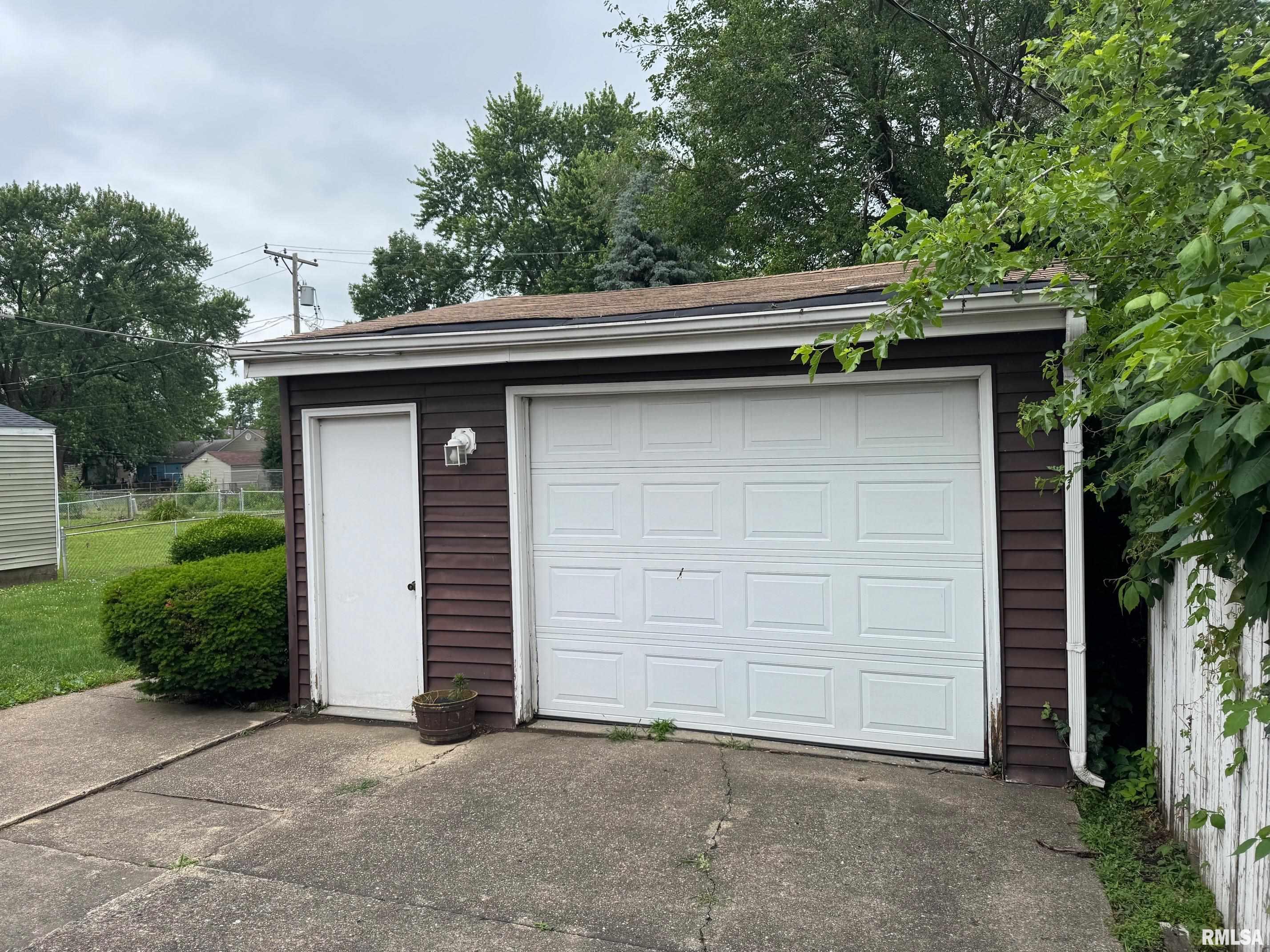 2029 E Monroe Street, Springfield, Illinois image 11
