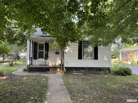 Homes For Sale - 1413 S West Street<br/> Jacksonville, IL 62650