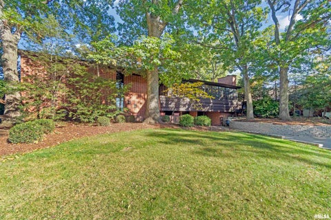 Homes For Sale - 501 E High Point Road<br/> Peoria, IL 61614