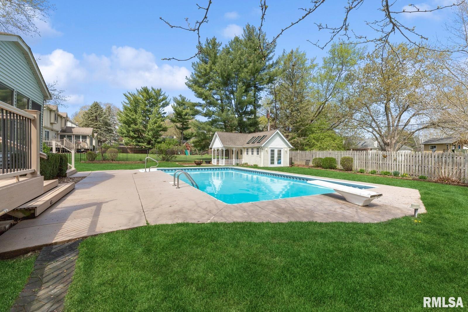 5039 Norwood Drive, Bettendorf, Iowa image 47