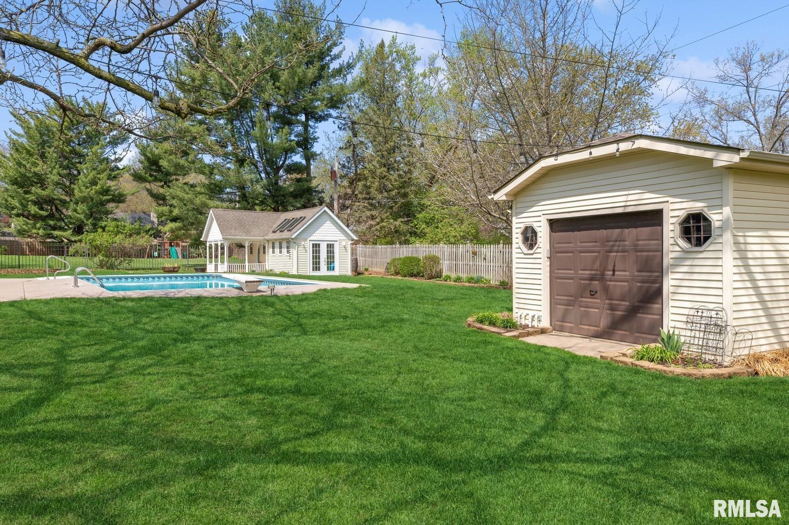 5039 Norwood Drive, Bettendorf, Iowa image 42