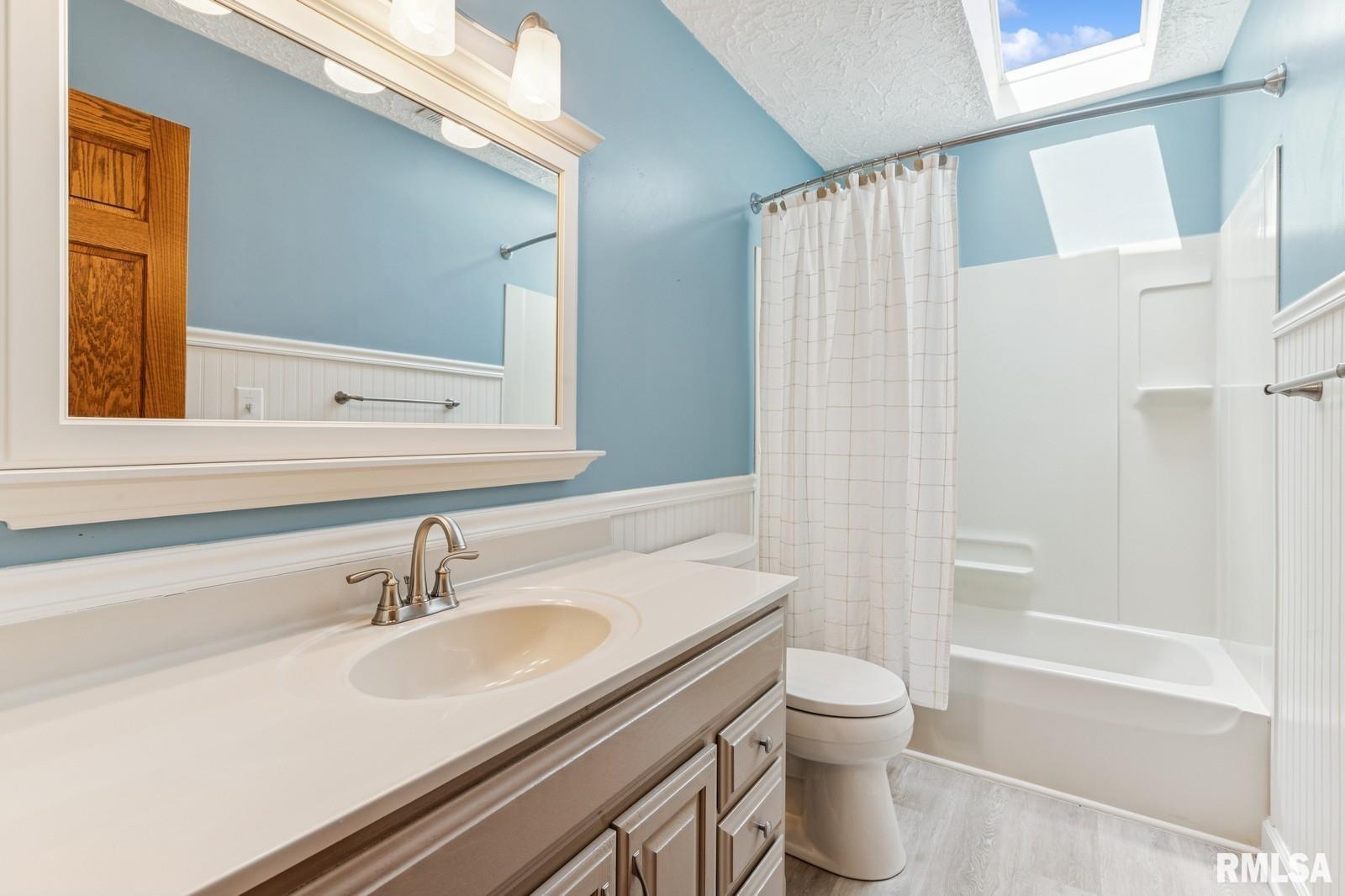 5039 Norwood Drive, Bettendorf, Iowa image 32
