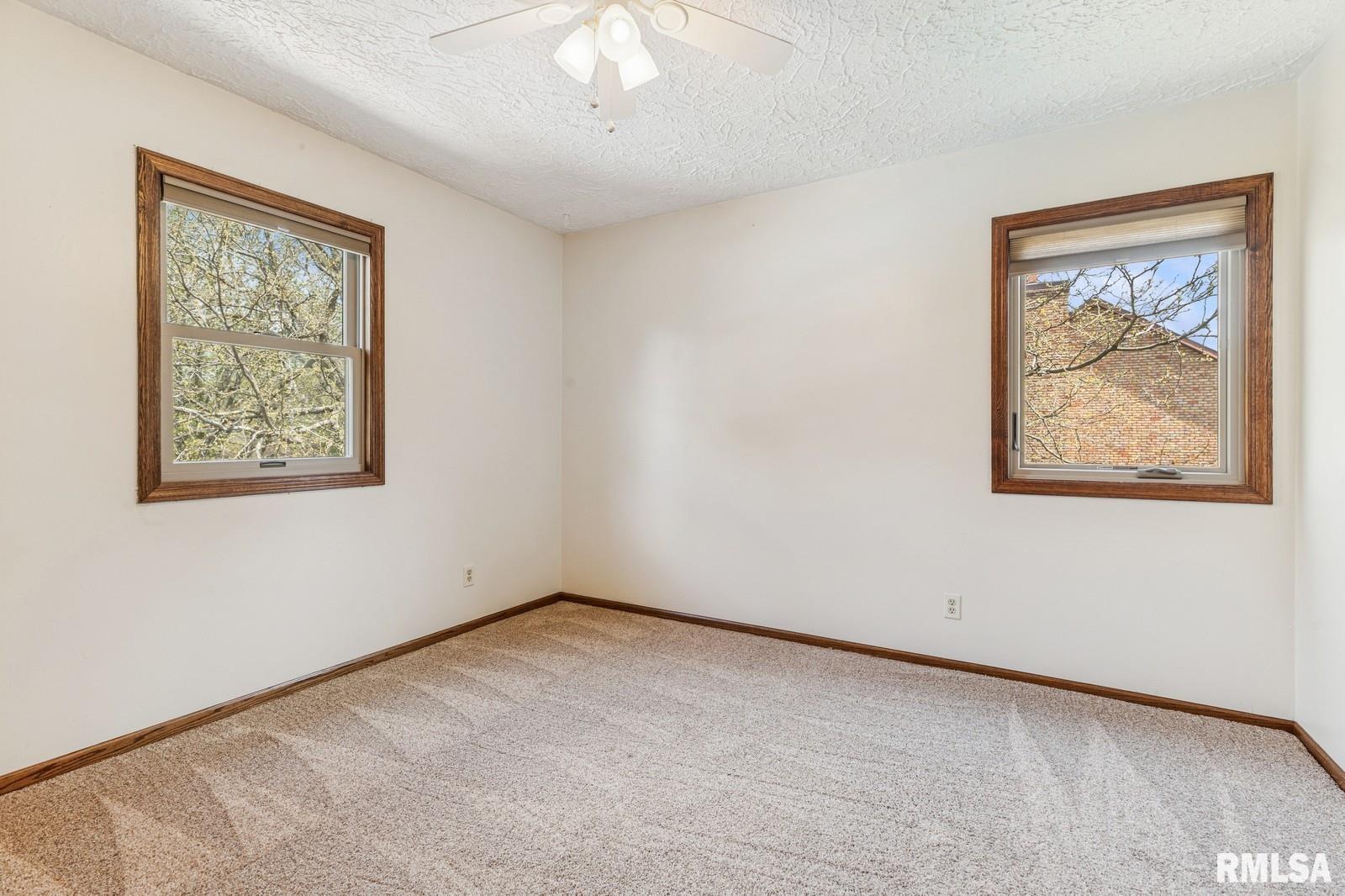 5039 Norwood Drive, Bettendorf, Iowa image 29