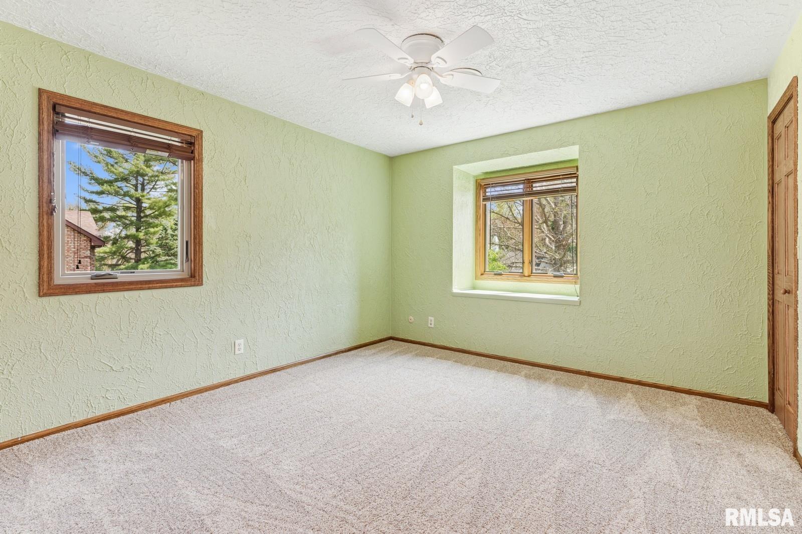 5039 Norwood Drive, Bettendorf, Iowa image 27