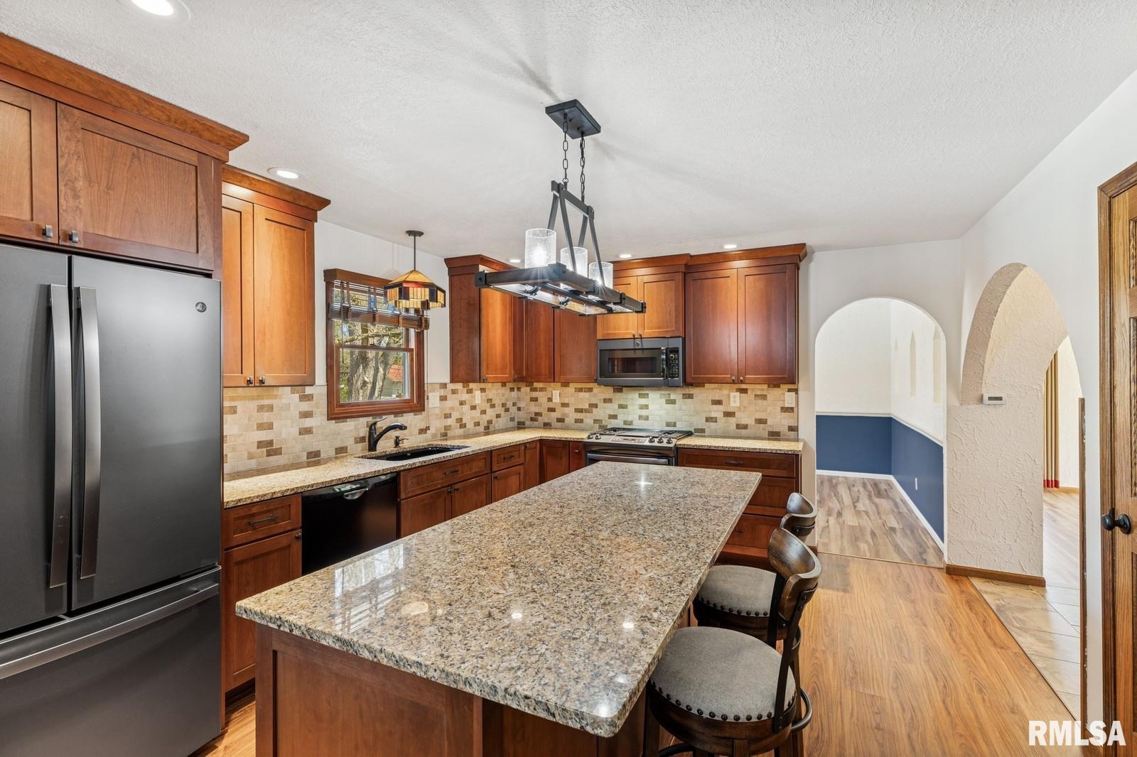 5039 Norwood Drive, Bettendorf, Iowa image 12