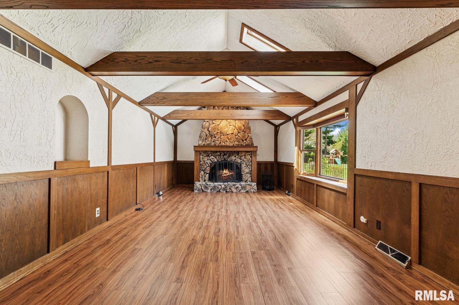 5039 Norwood Drive, Bettendorf, Iowa image 15