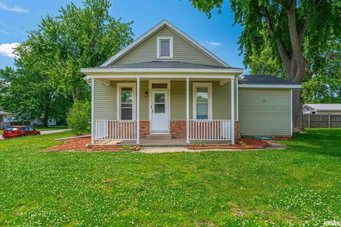 Homes For Sale - 228 Willard Avenue<br/> Logan County, Lincoln, IL 62656