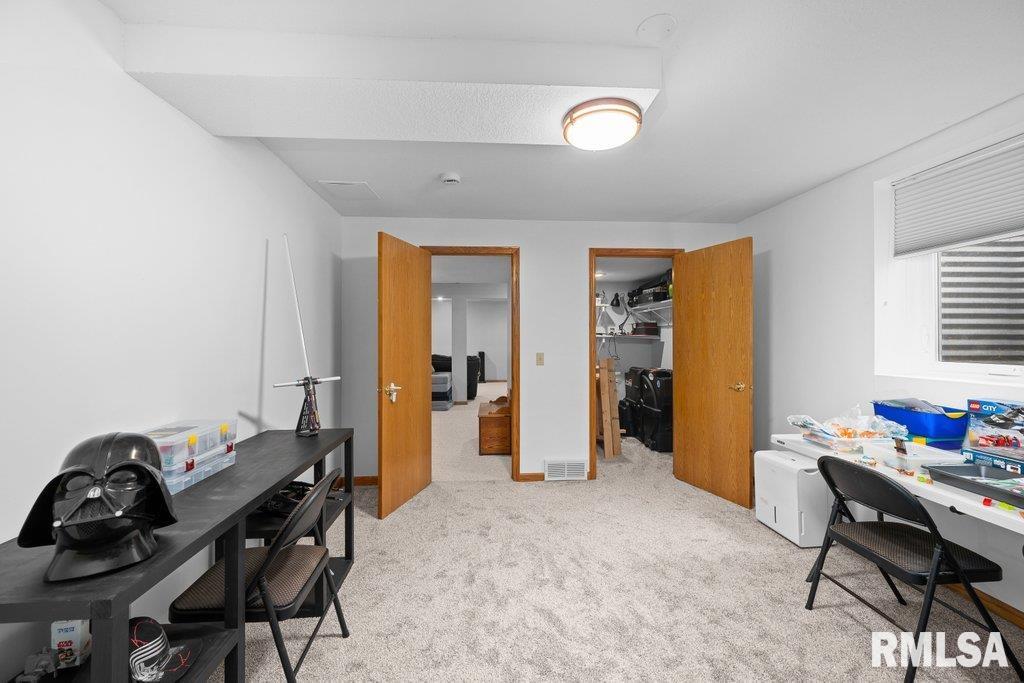 1459 Plum Tree Road, Bettendorf, Iowa image 37