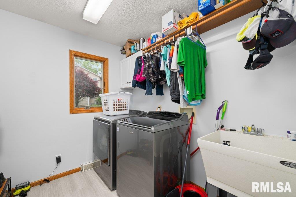 1459 Plum Tree Road, Bettendorf, Iowa image 23