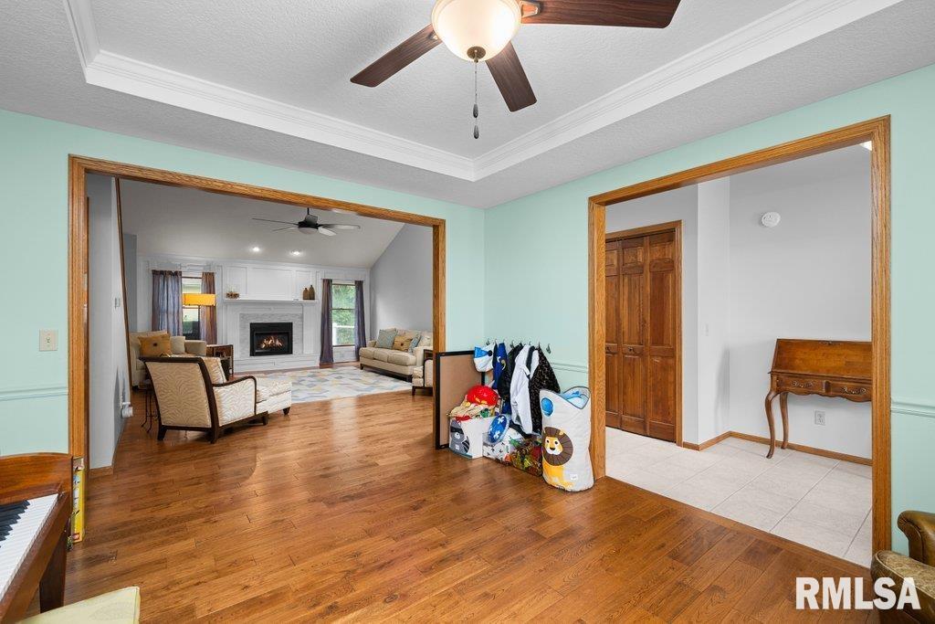 1459 Plum Tree Road, Bettendorf, Iowa image 19