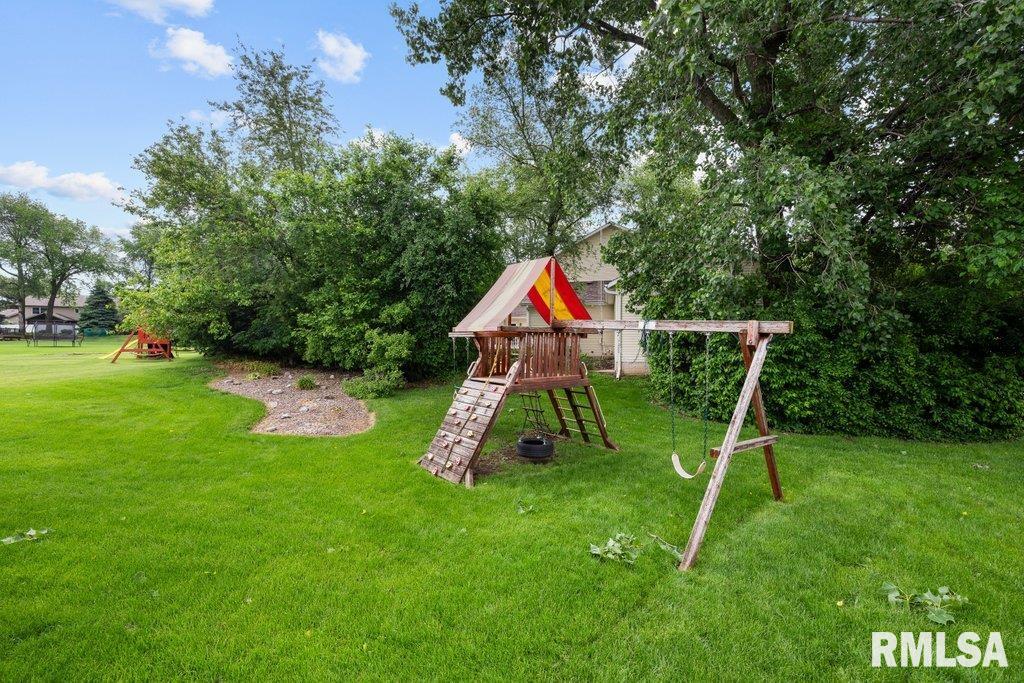 1459 Plum Tree Road, Bettendorf, Iowa image 43