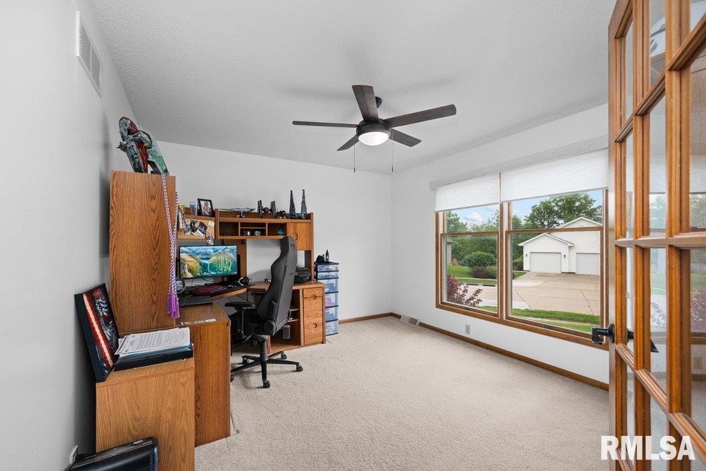 1459 Plum Tree Road, Bettendorf, Iowa image 20