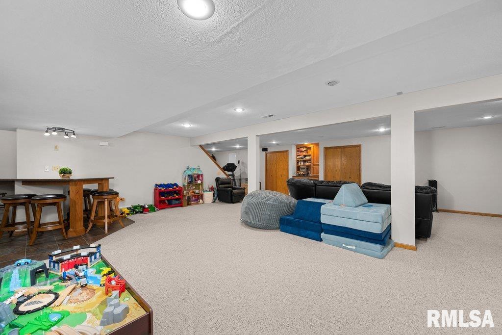 1459 Plum Tree Road, Bettendorf, Iowa image 36