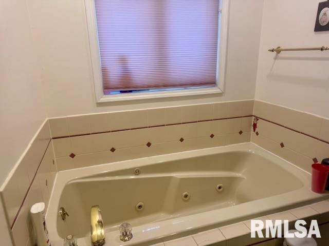 5322 Glencrie Drive, Quincy, Illinois image 10