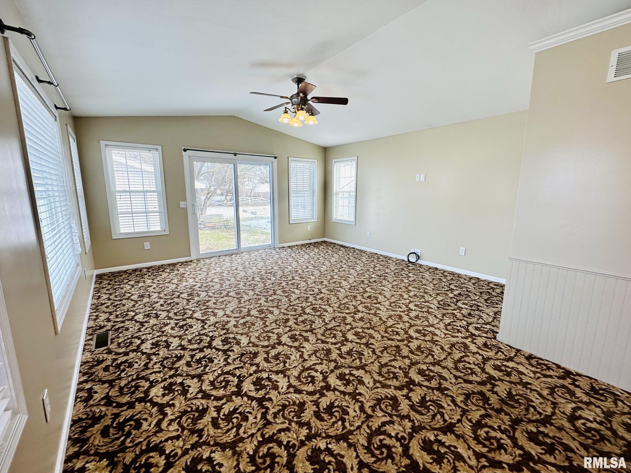 1595 N Kellogg Street, Galesburg, Illinois image 17