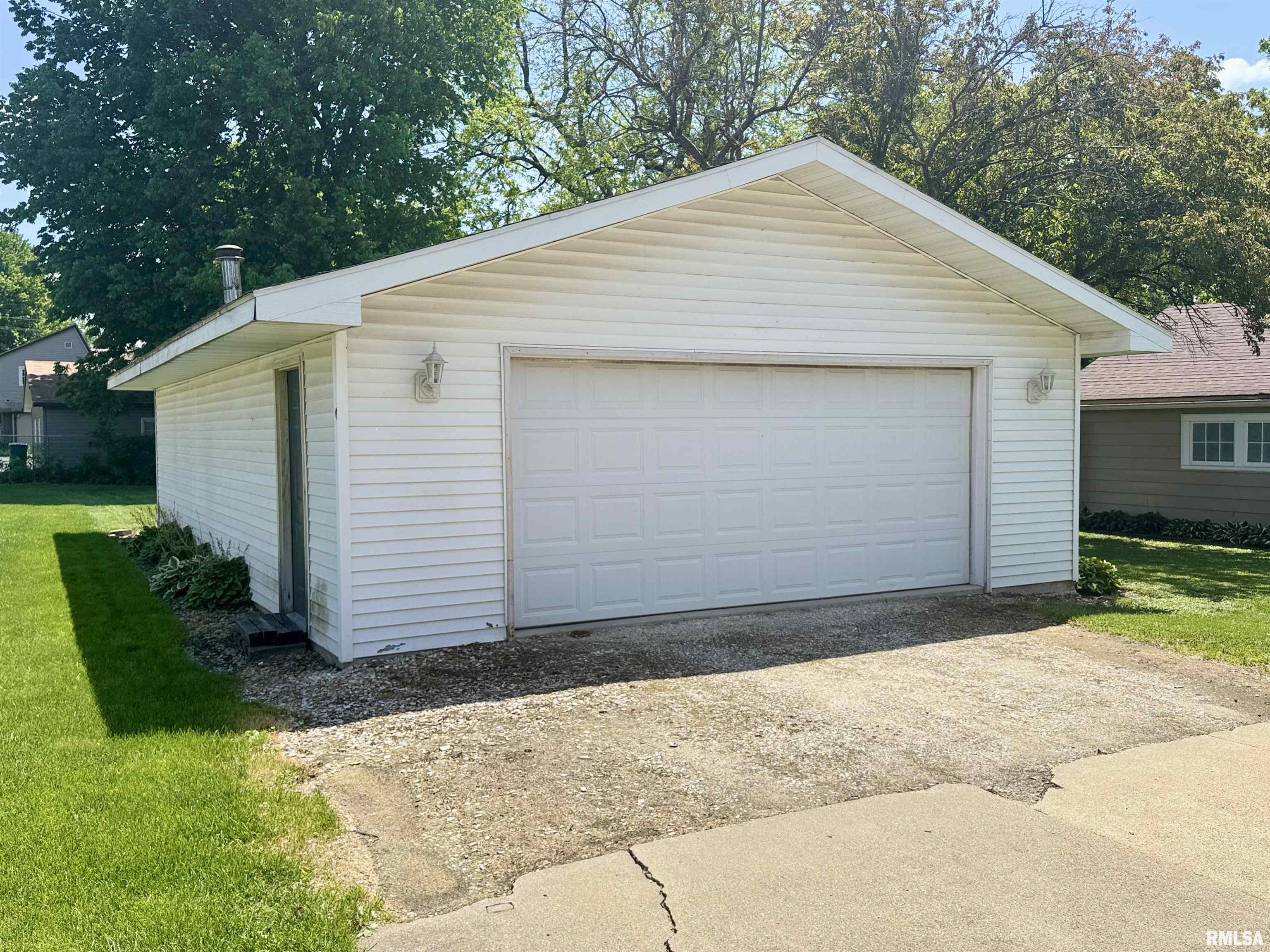 1595 N Kellogg Street, Galesburg, Illinois image 2