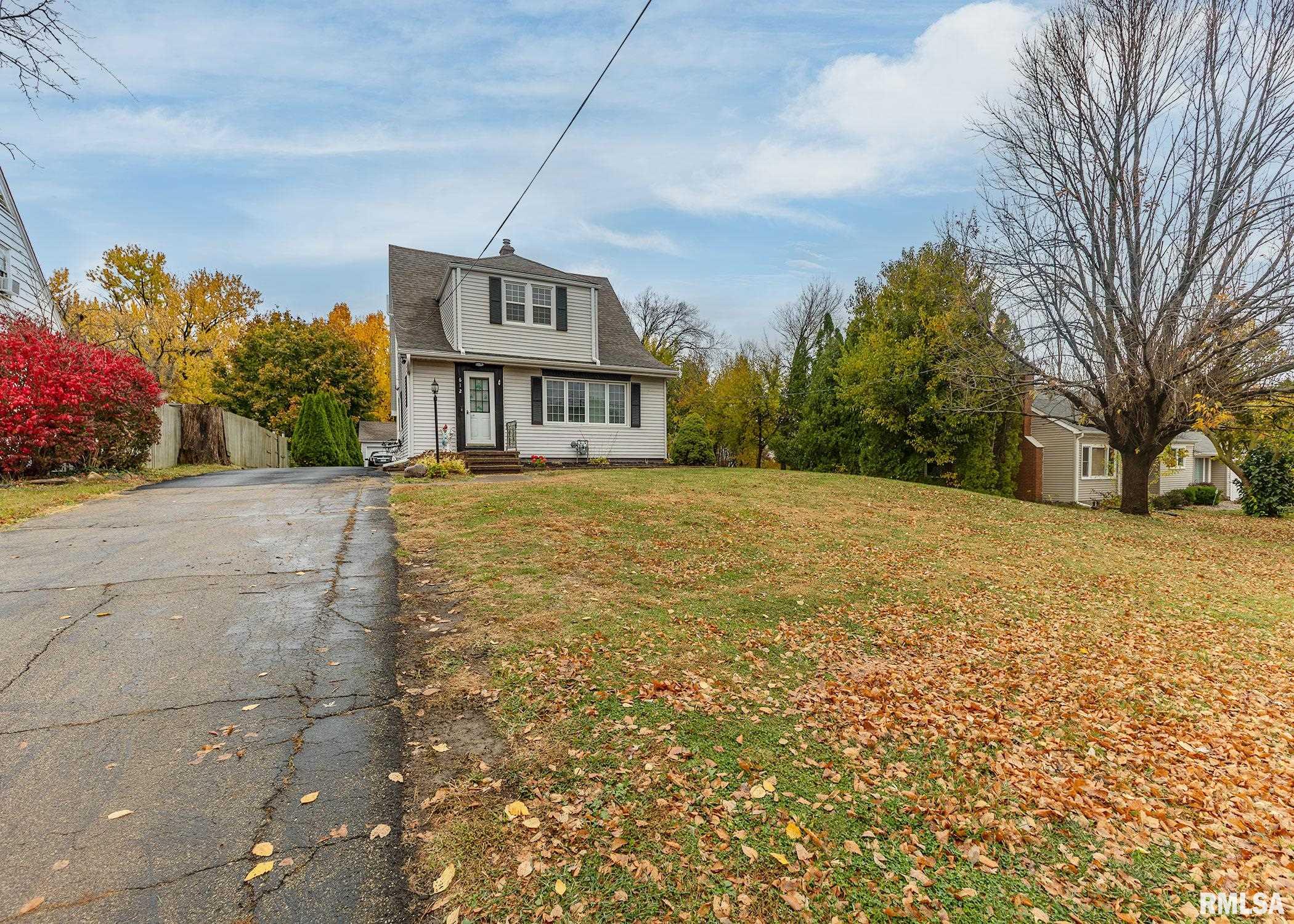 612 13th Avenue North, Clinton, Iowa image 1