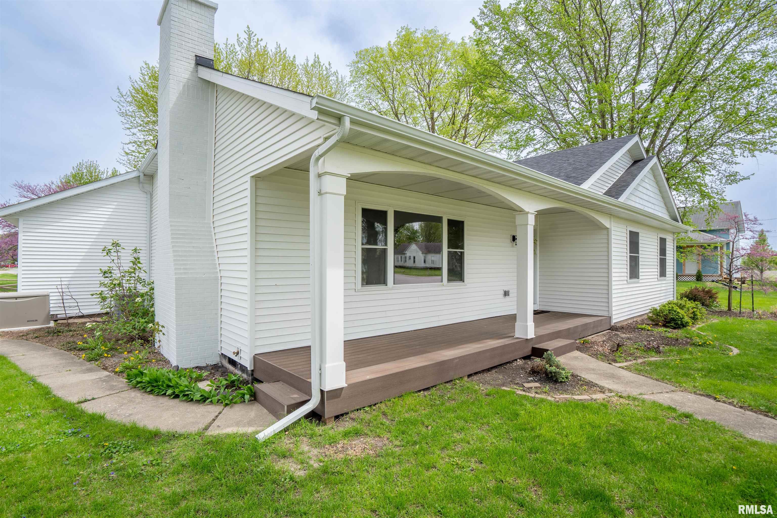 2002 13th Street, Viola, Illinois image 2