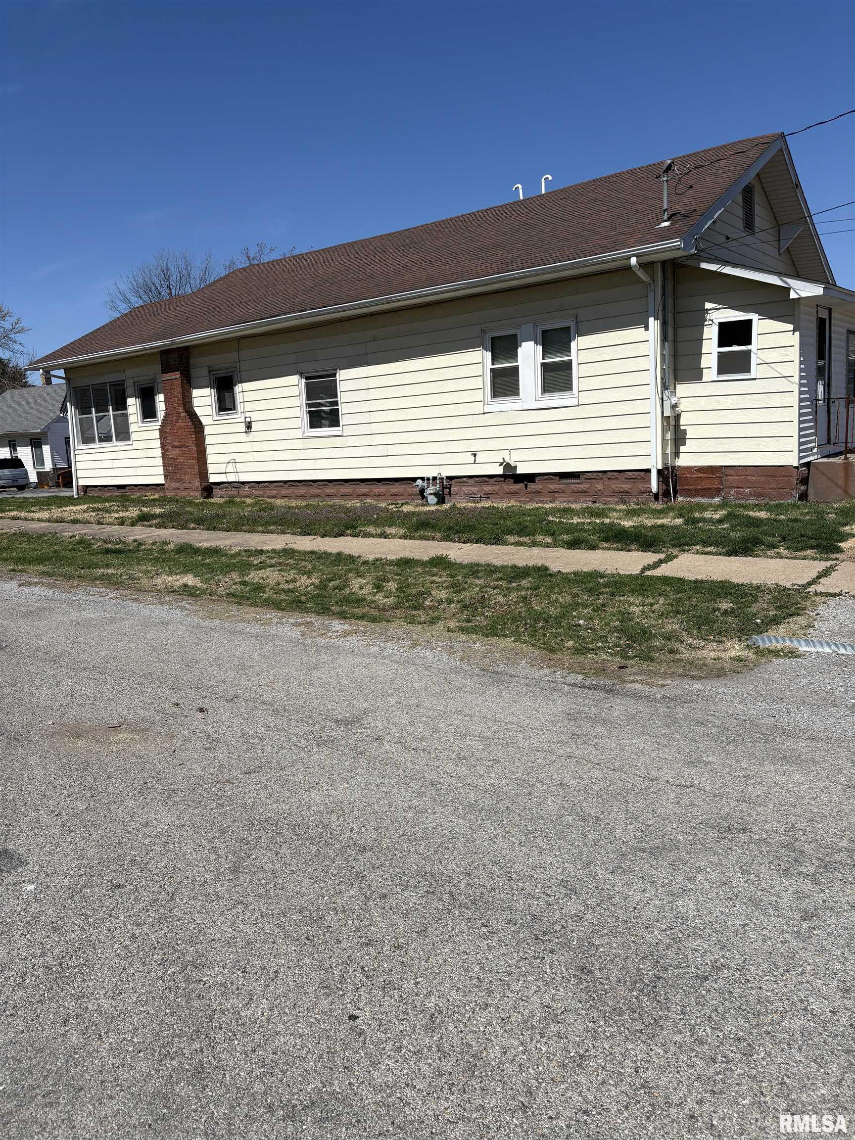 920 S 12th Street, Herrin, Illinois image 3