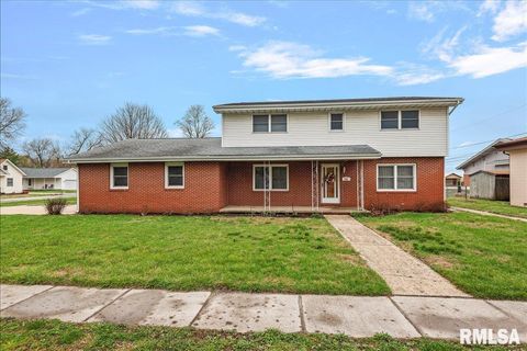 Homes For Sale - 201 N Elm Street<br/> Williamsville, IL 62693