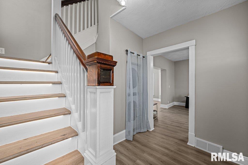 1606 18th Avenue, East Moline, Illinois image 8