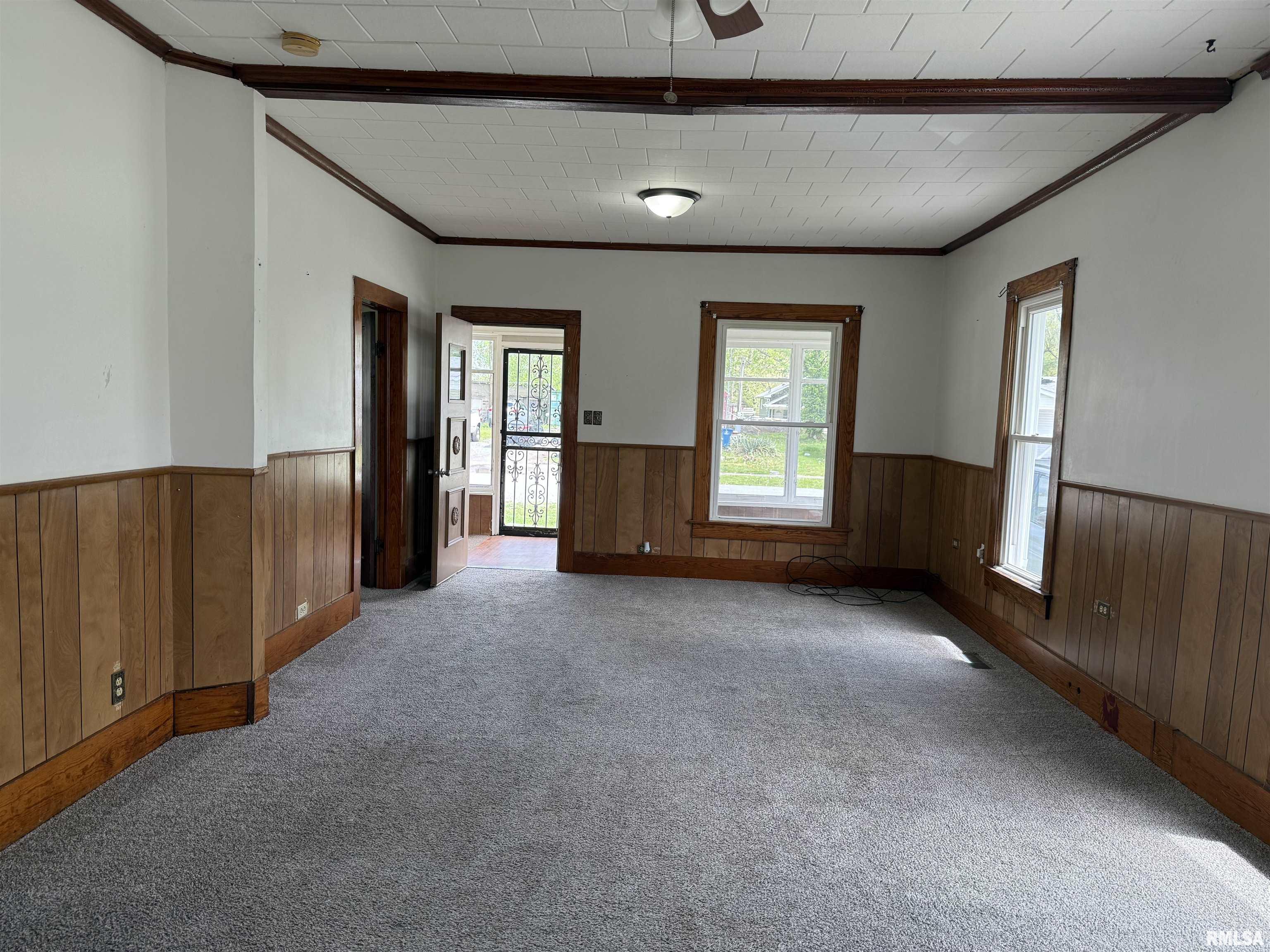 531 N Bush Avenue, Hurst, Illinois image 6