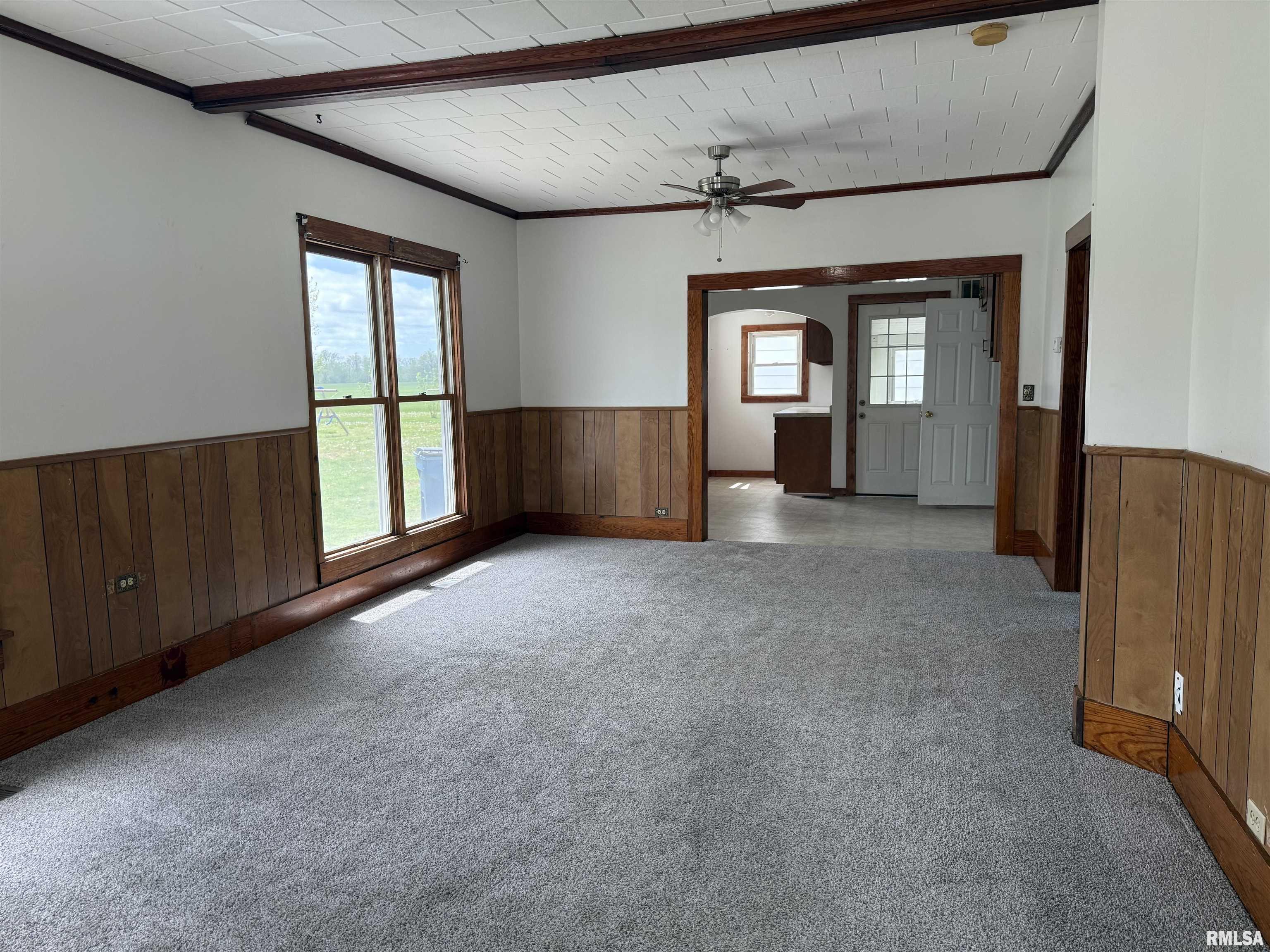 531 N Bush Avenue, Hurst, Illinois image 7