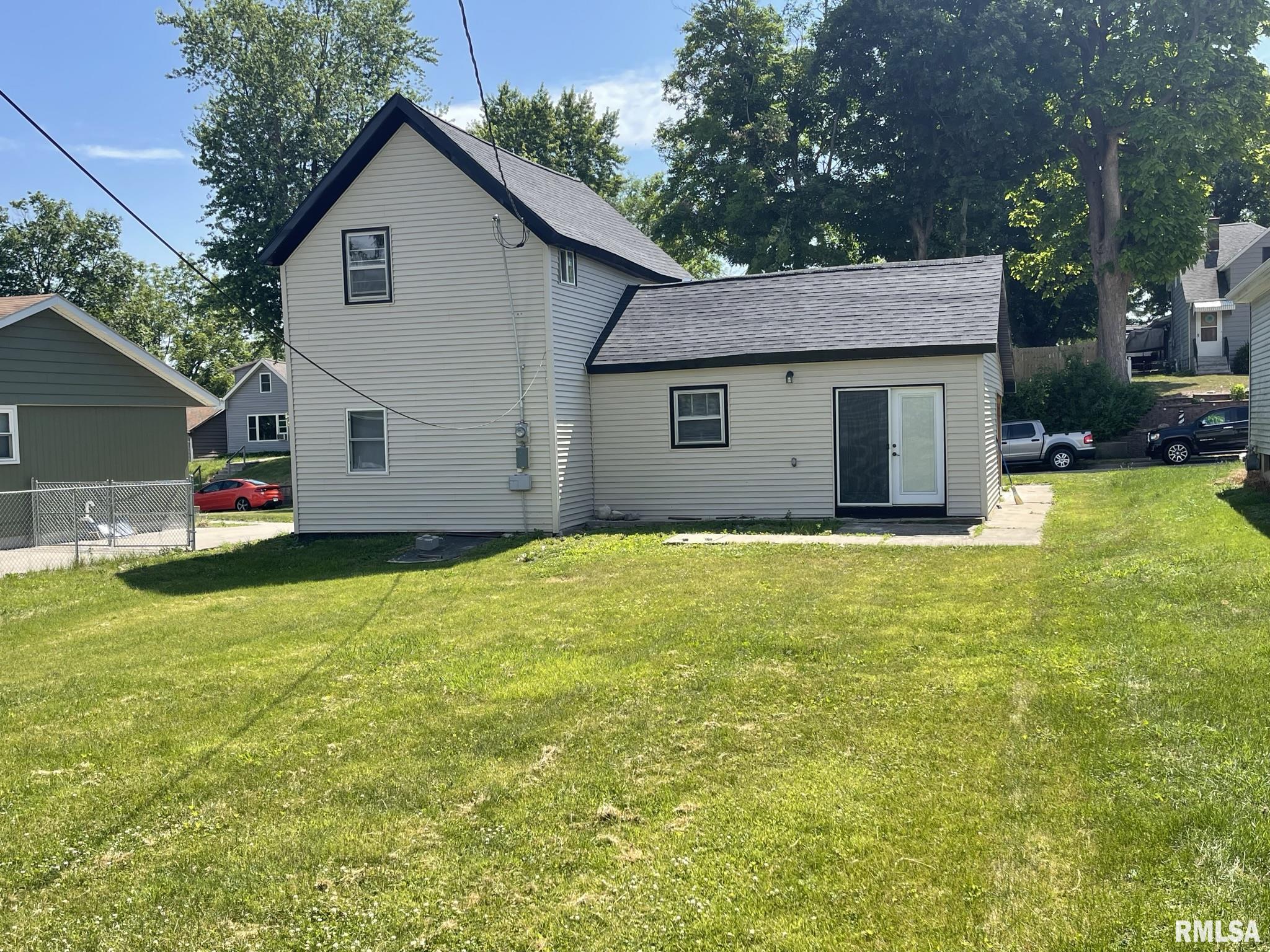 2008 N 6th Street, Clinton, Iowa image 11