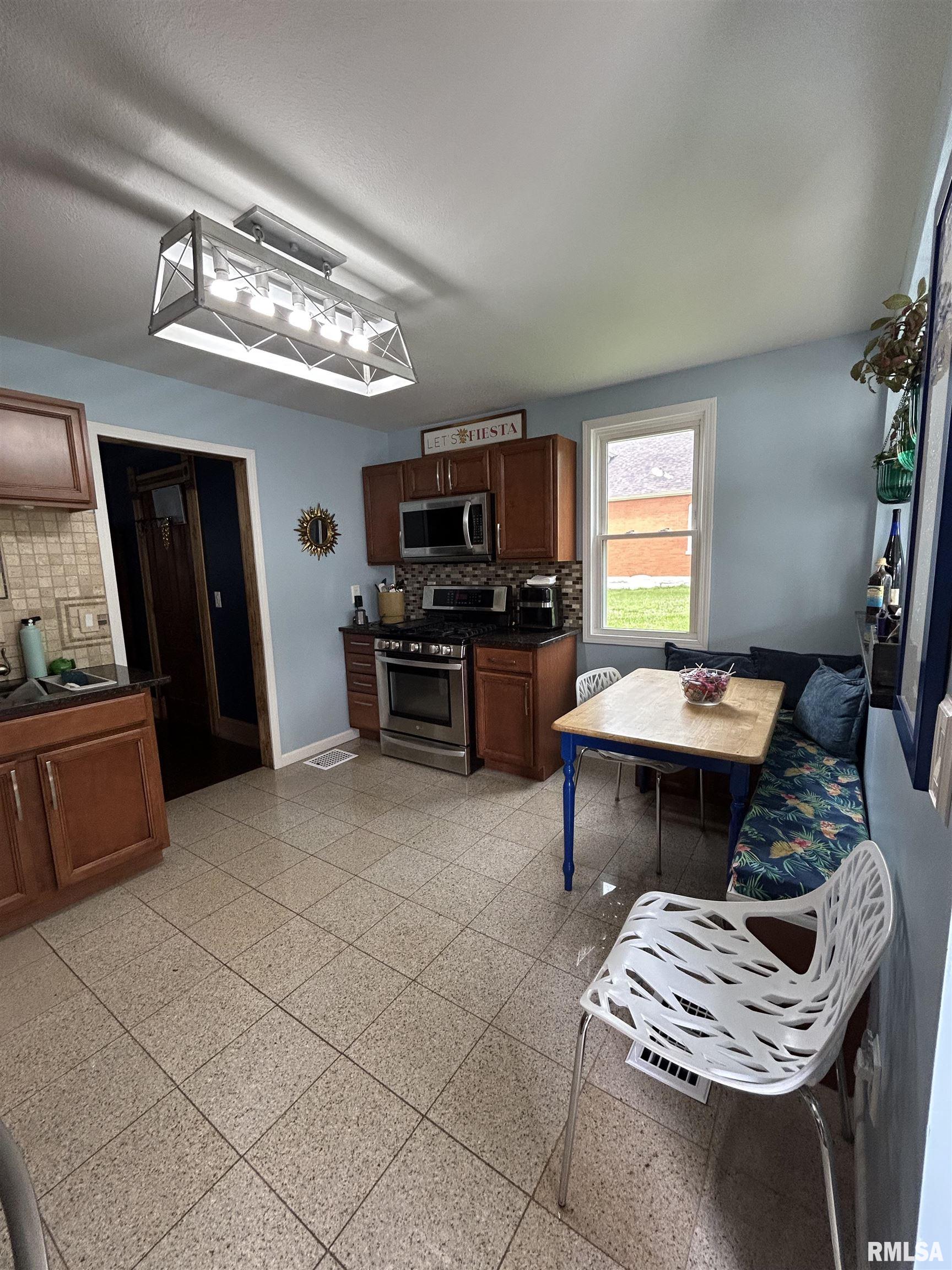 1222 N Chestnut Street, Quincy, Illinois image 5