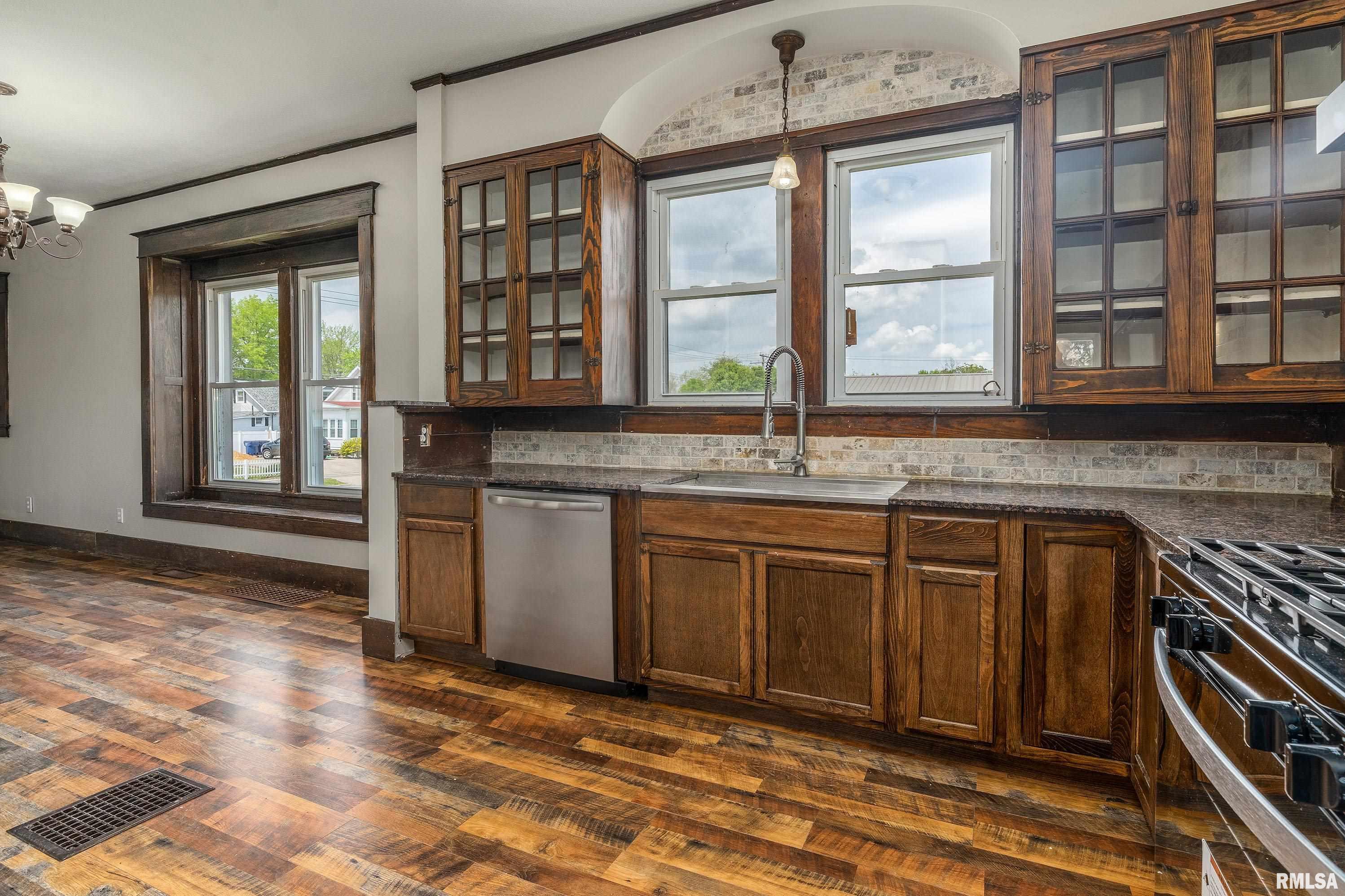 202 N Jackson Street, West Frankfort, Illinois image 13