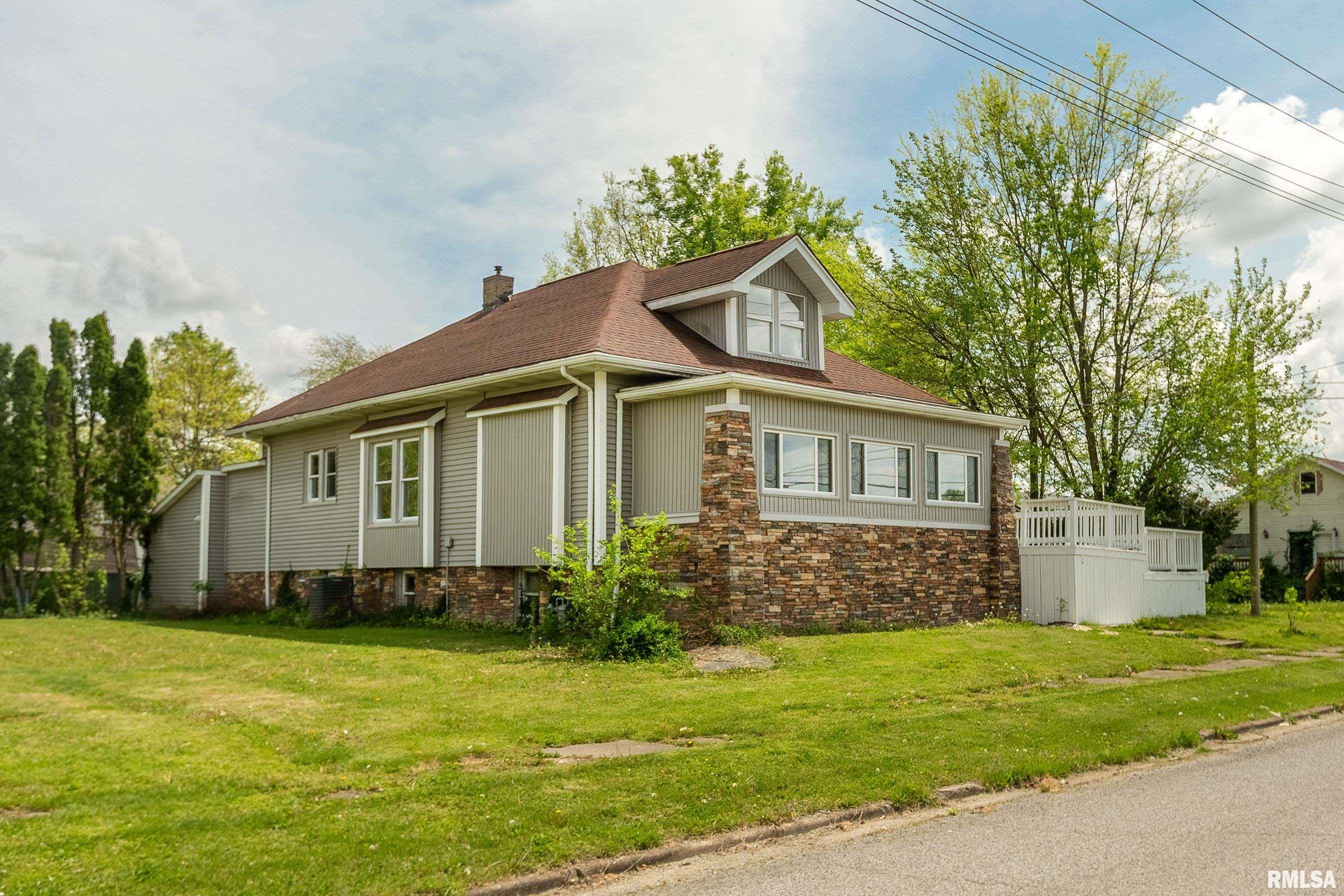 202 N Jackson Street, West Frankfort, Illinois image 3